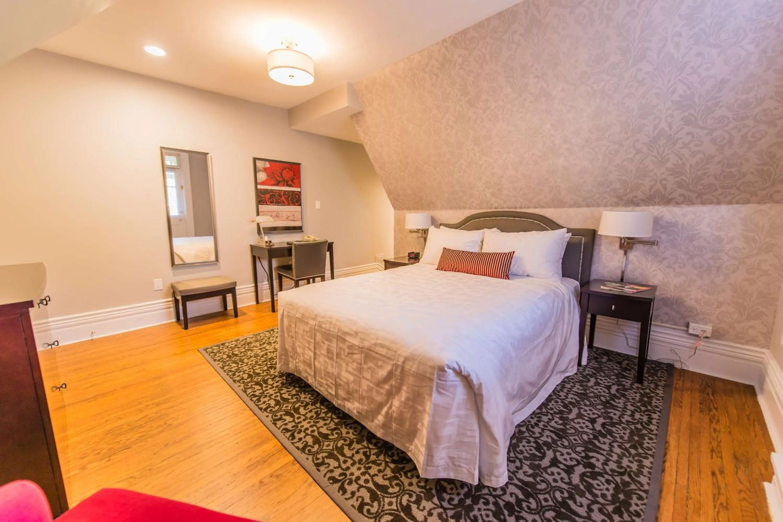 Bedroom, Bed in Idlewyld Inn & Spa