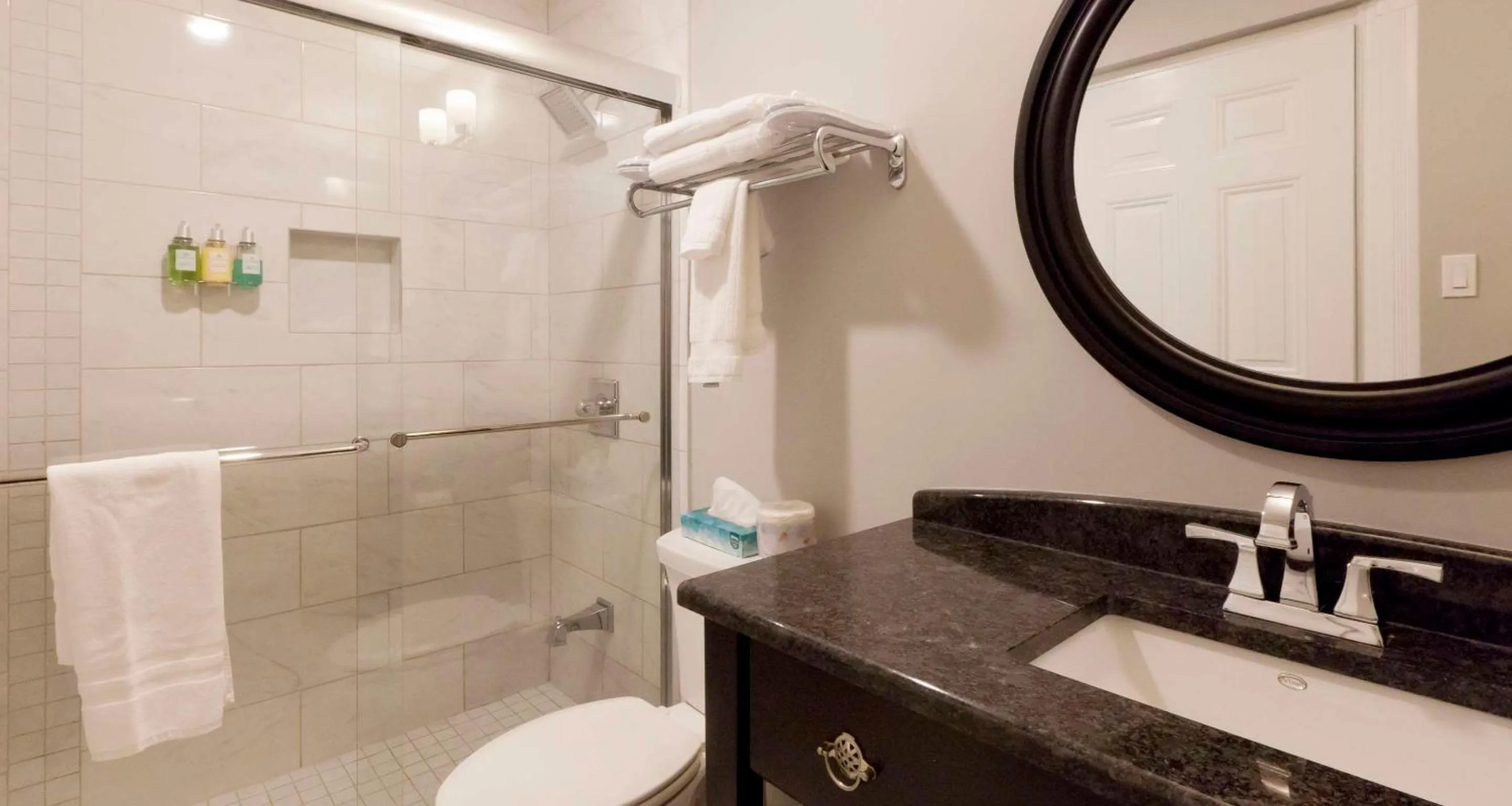 Bathroom in Idlewyld Inn & Spa