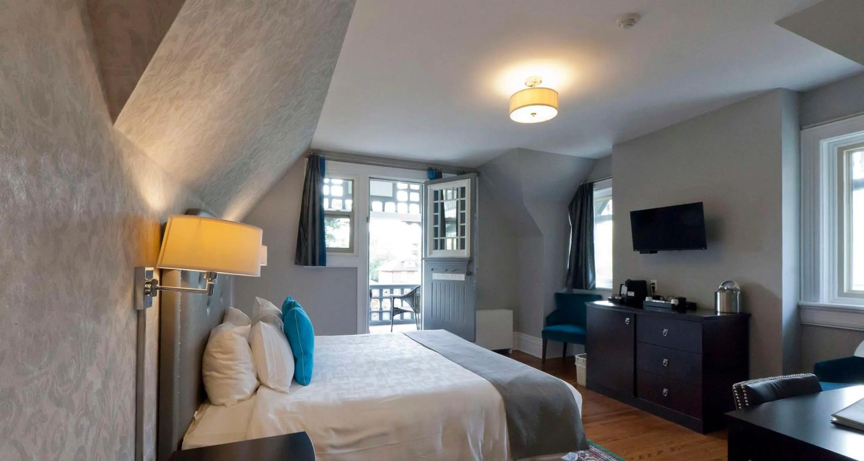 Bedroom, Bed in Idlewyld Inn & Spa