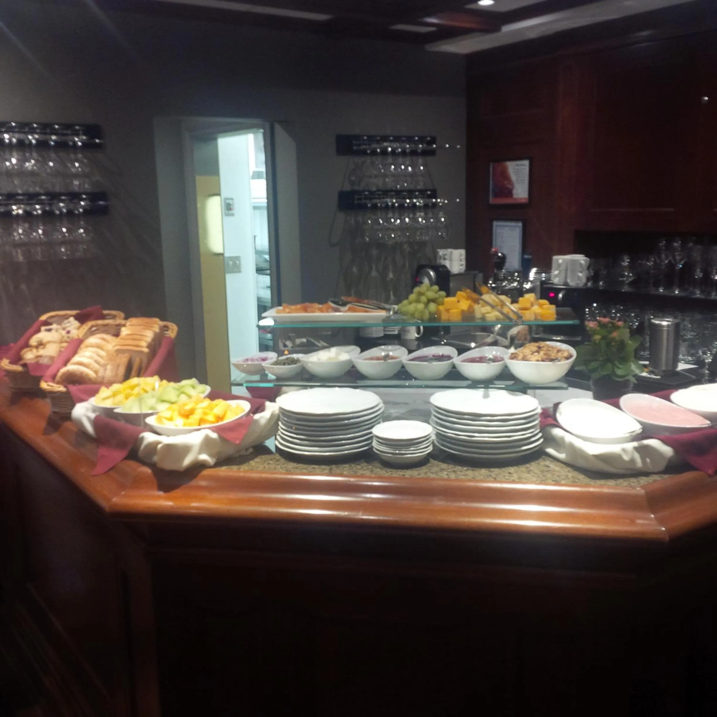 Breakfast in Idlewyld Inn & Spa