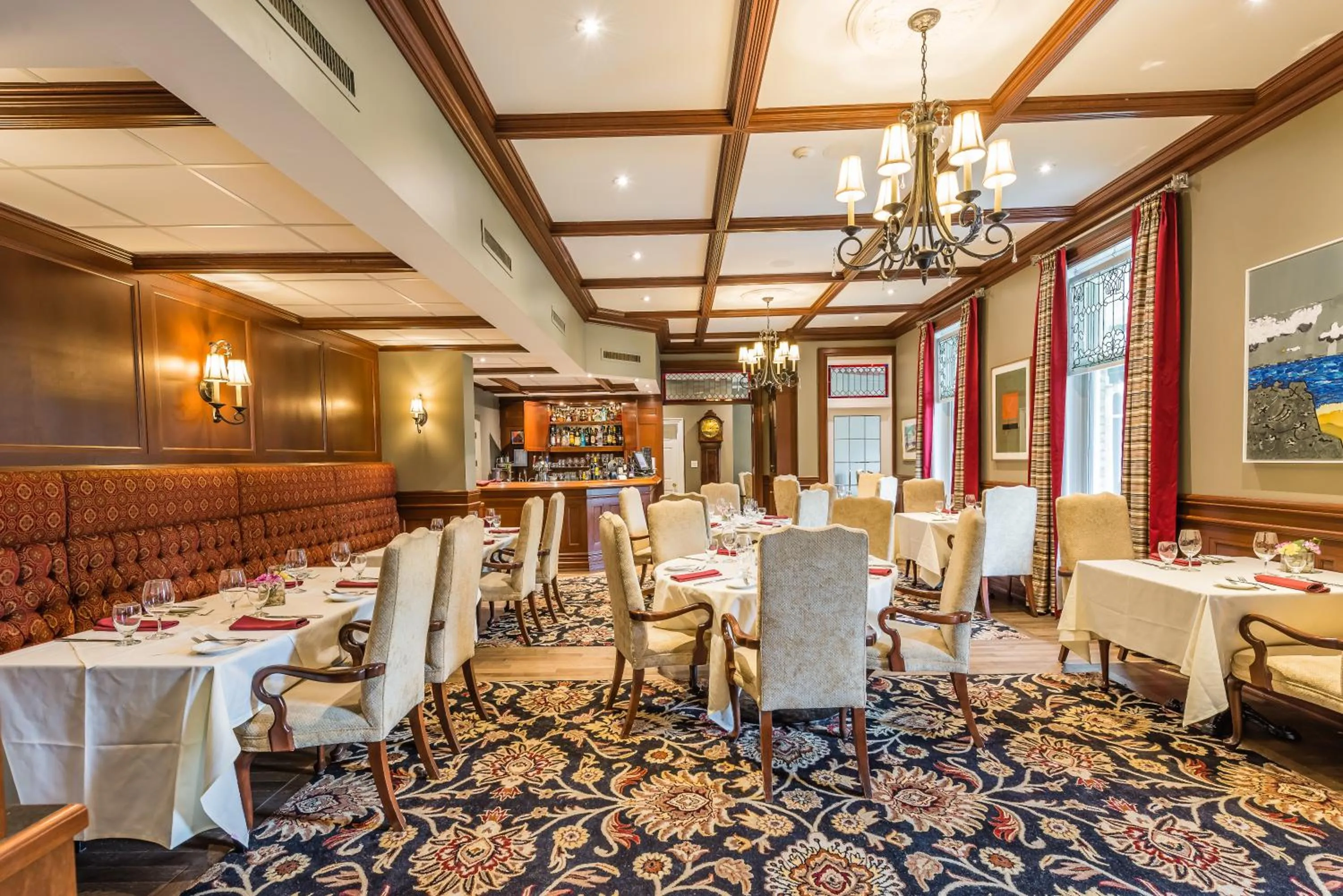 Restaurant/places to eat in Idlewyld Inn & Spa