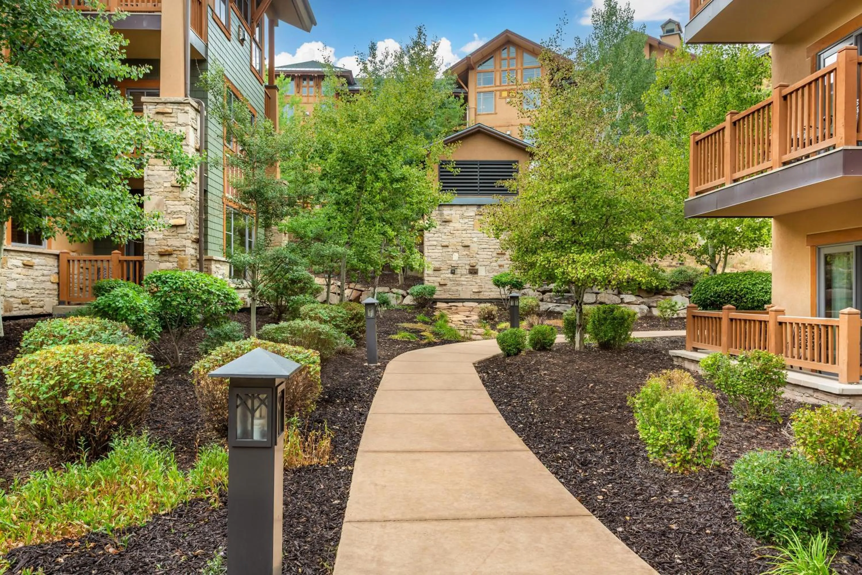 Inner courtyard view in Hilton Grand Vacations Club Sunrise Lodge Park City