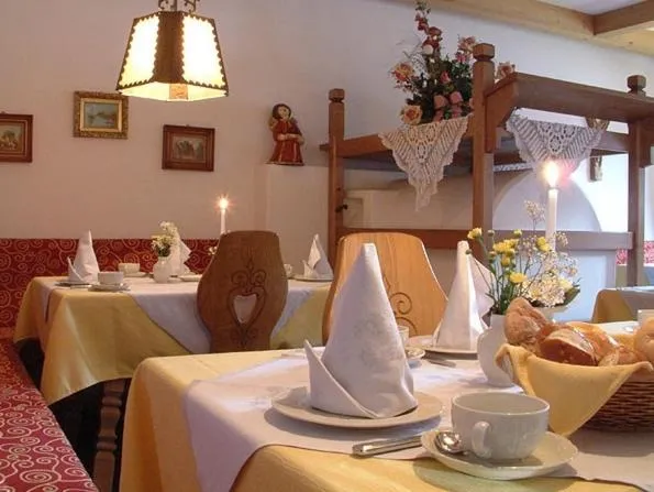 Food in Panorama Garni Ingrid