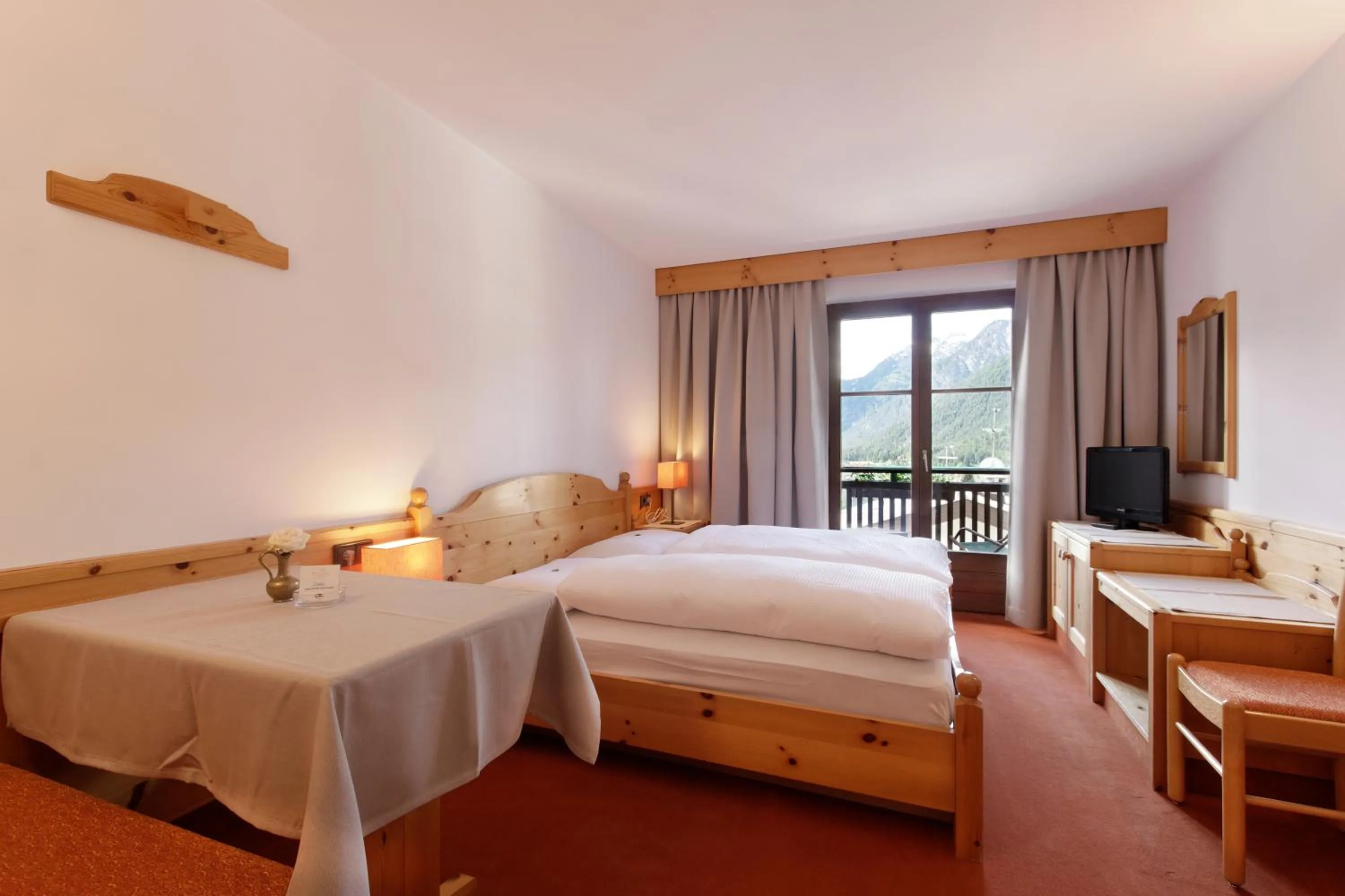 Photo of the whole room, Bed in Panorama Garni Ingrid