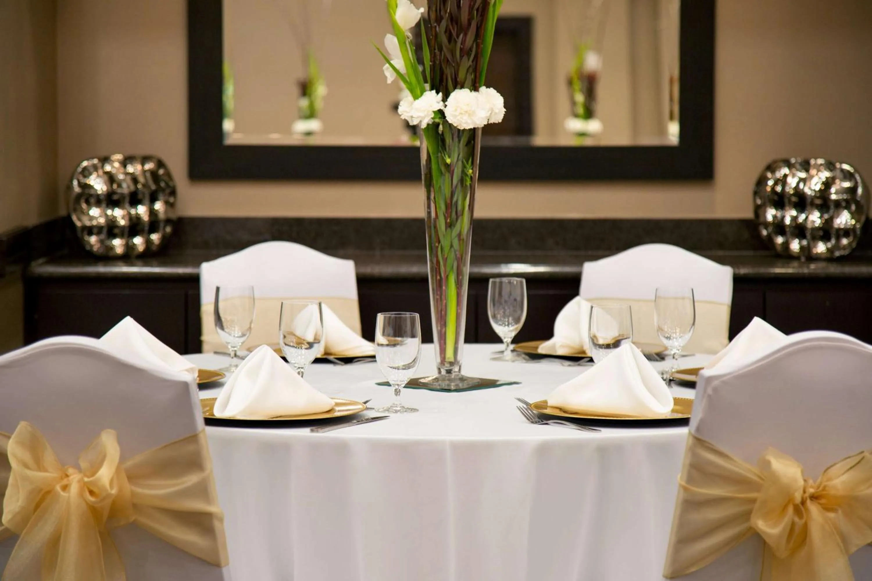 Meeting/conference room in Hilton Garden Inn Houston NW America Plaza