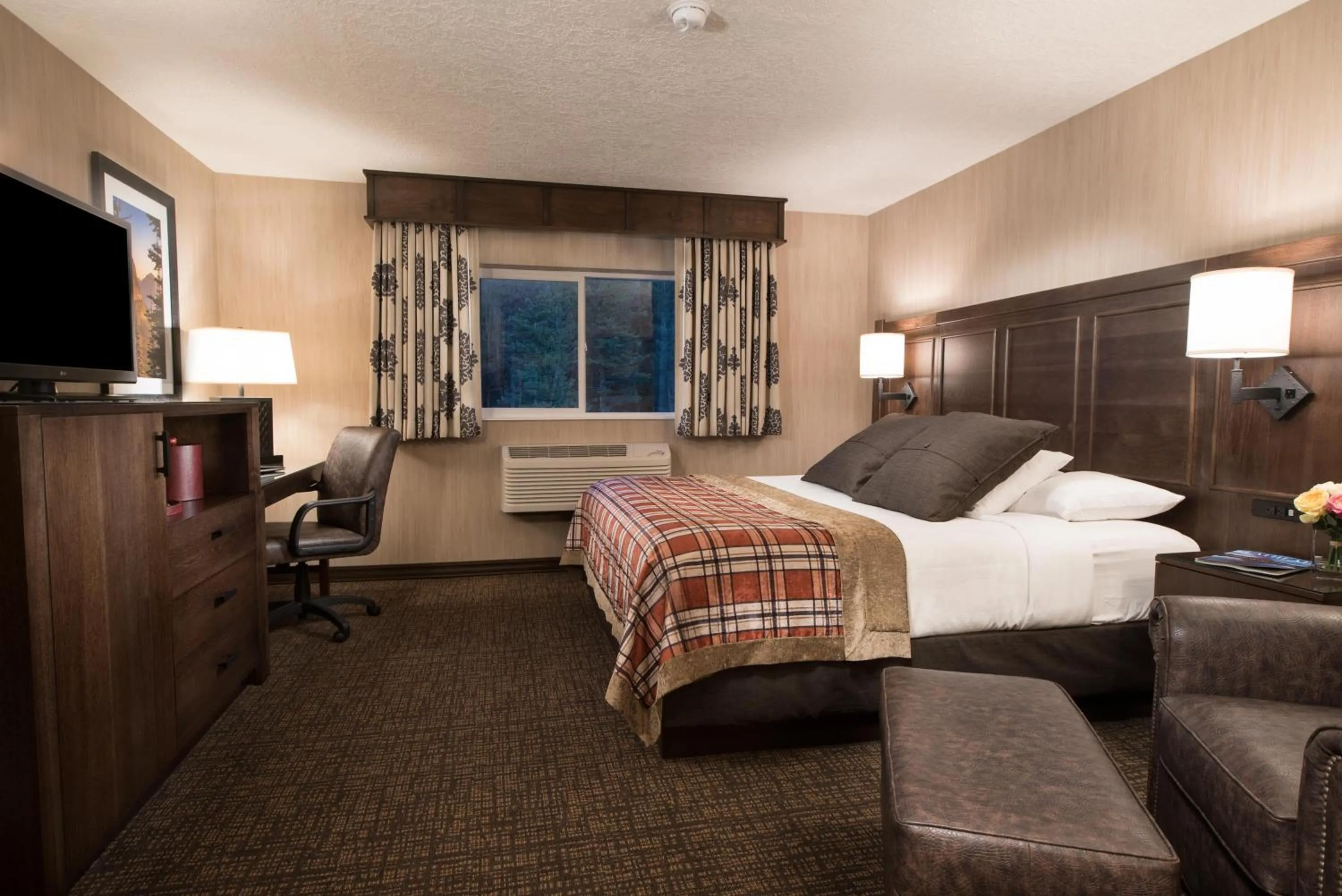 Bed in Best Western Plus Flathead Lake Inn and Suites