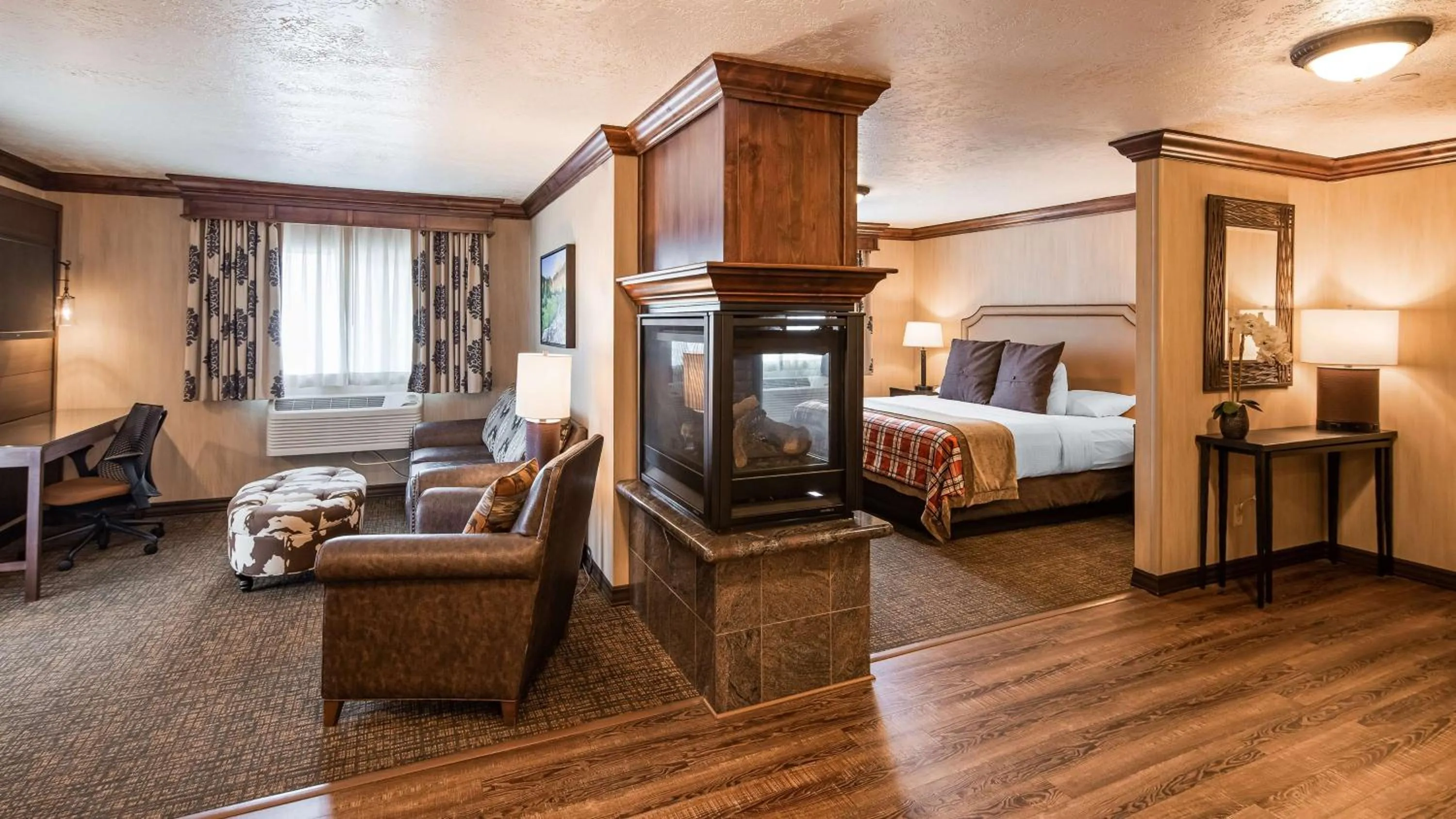 Photo of the whole room, Bed in Best Western Plus Flathead Lake Inn and Suites