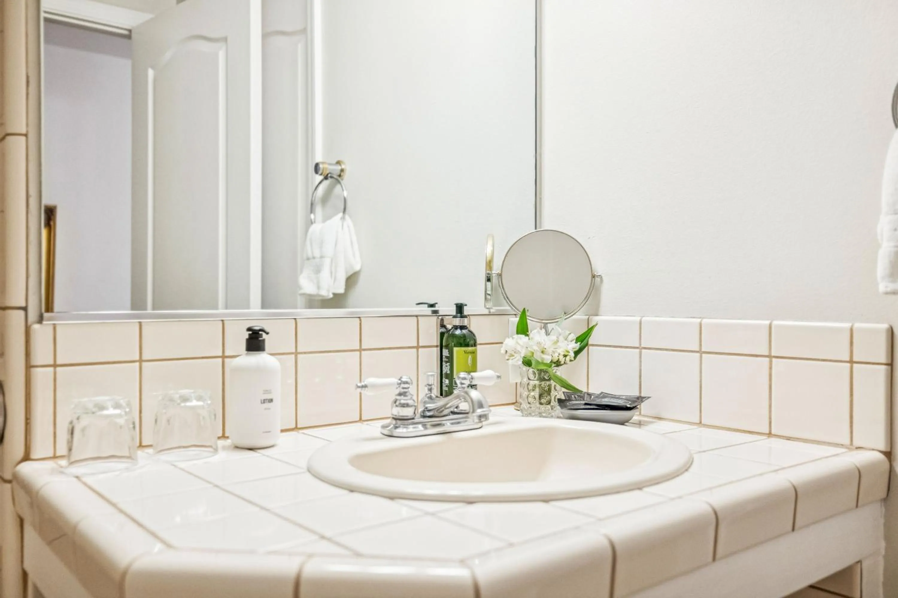Bathroom in Mirabelle Inn