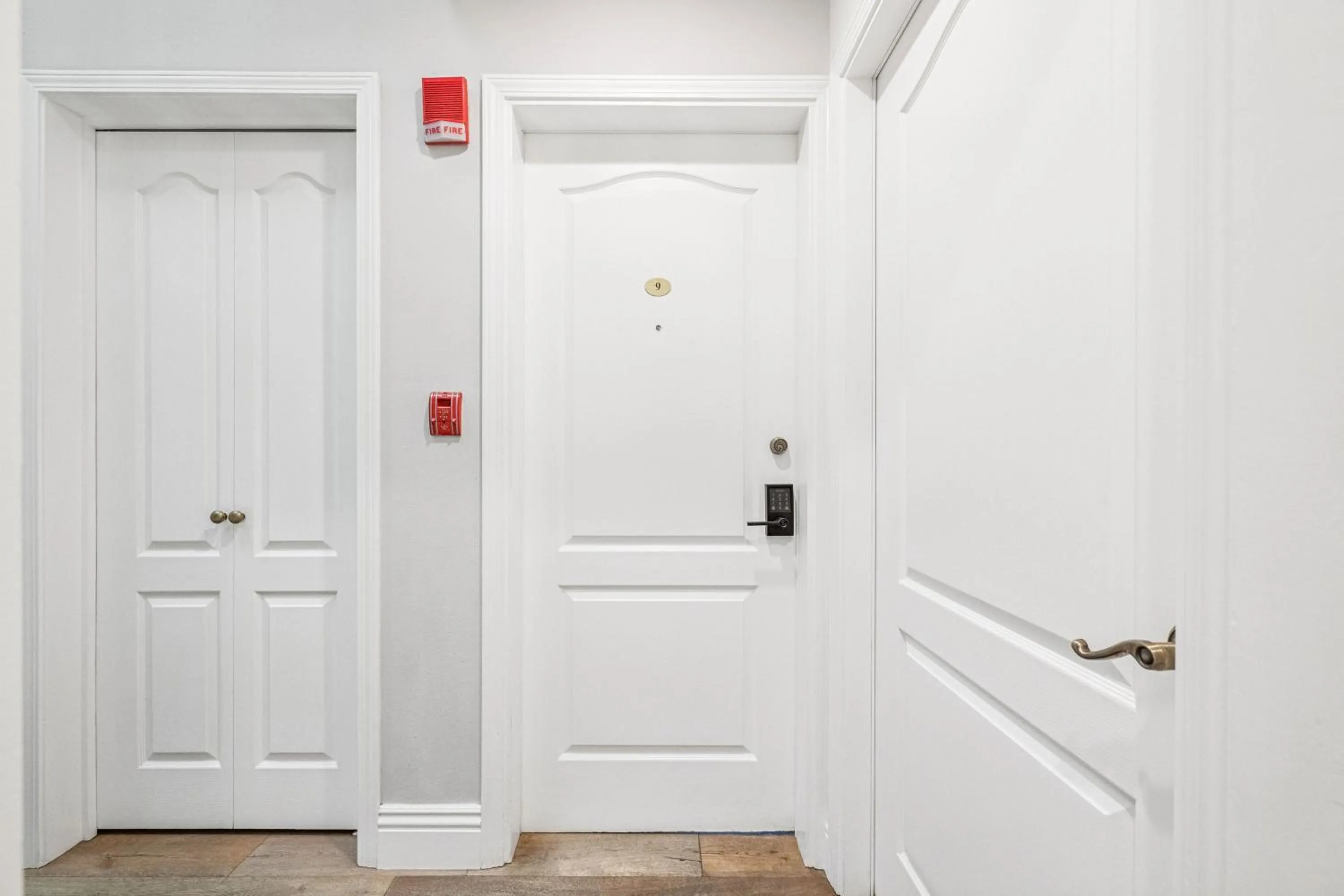 Facade/entrance in Mirabelle Inn