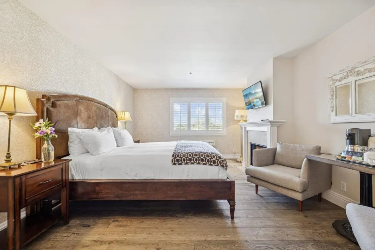 Other, Bed in Mirabelle Inn