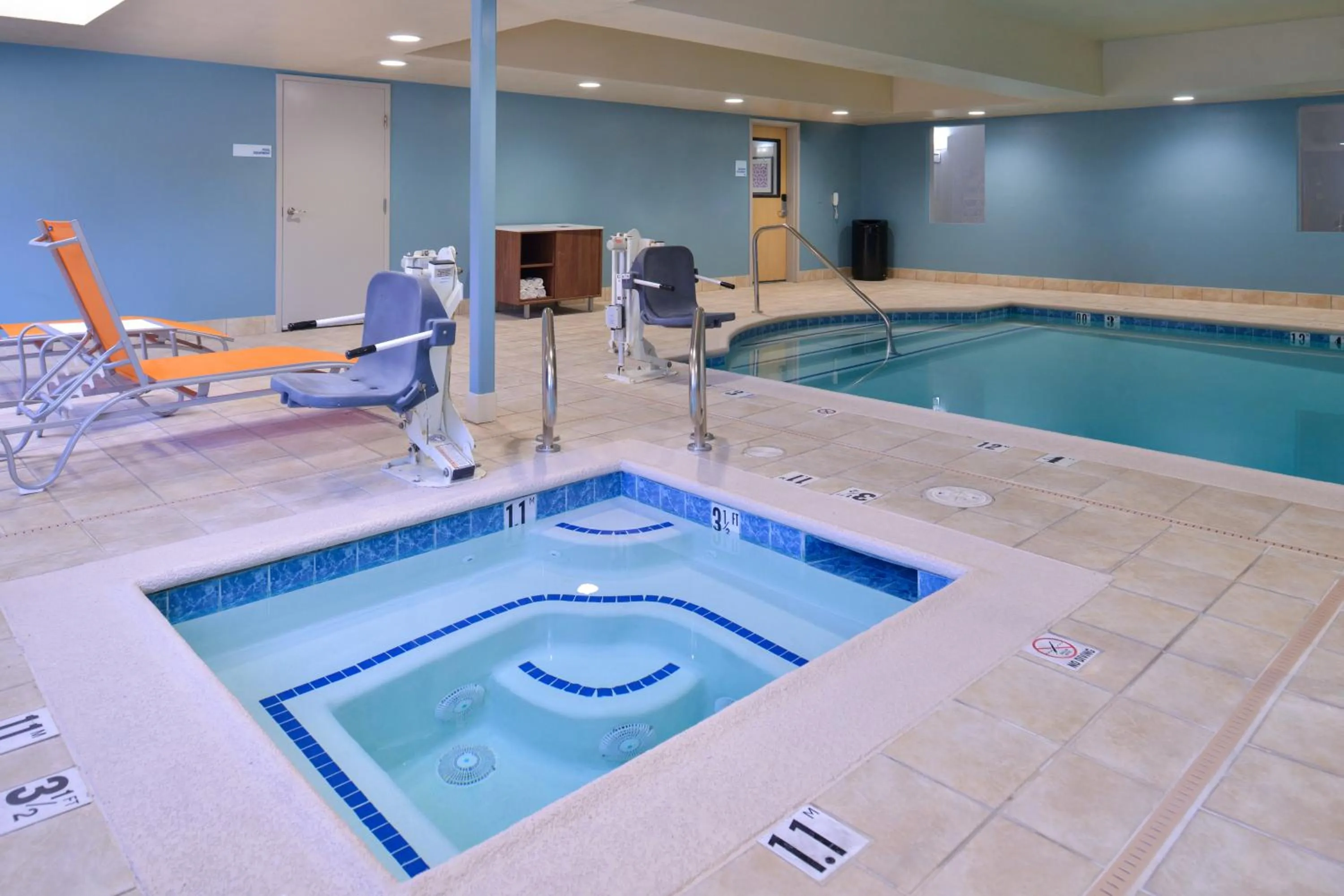 Swimming pool in Holiday Inn Express Stockton Southeast by IHG