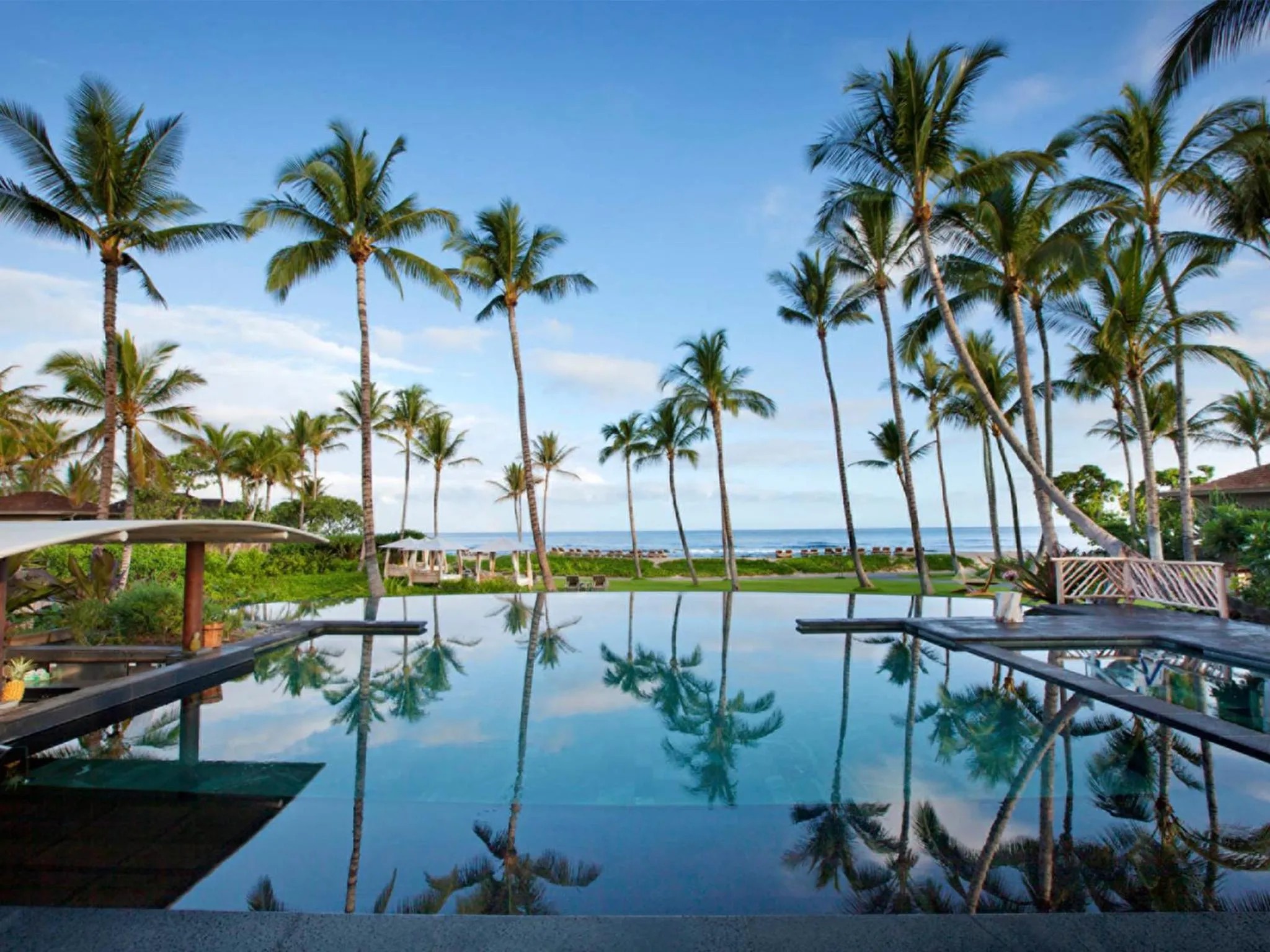 Swimming pool in Four Seasons Resort Hualalai