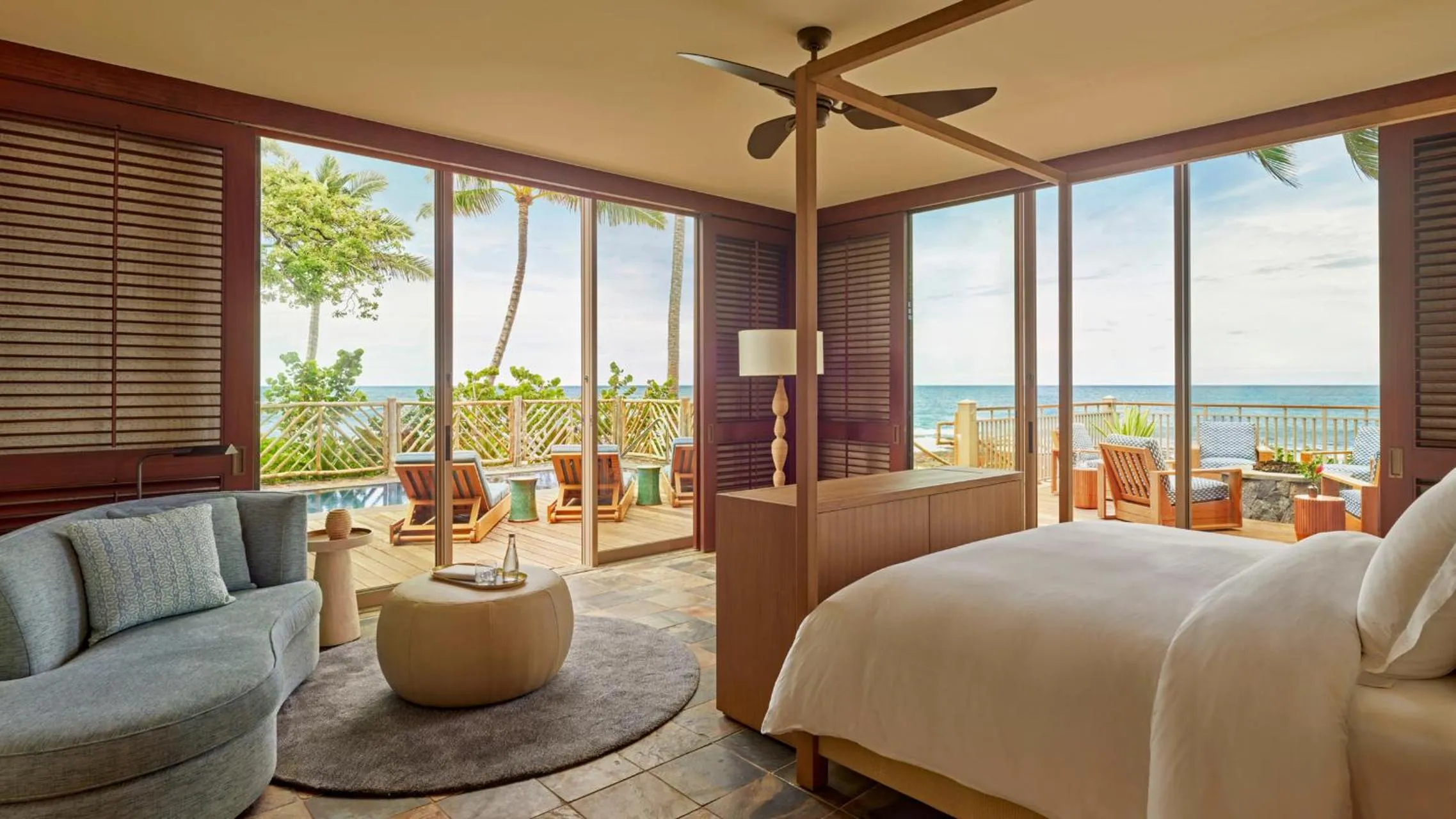 Balcony/Terrace, Bed in Four Seasons Resort Hualalai