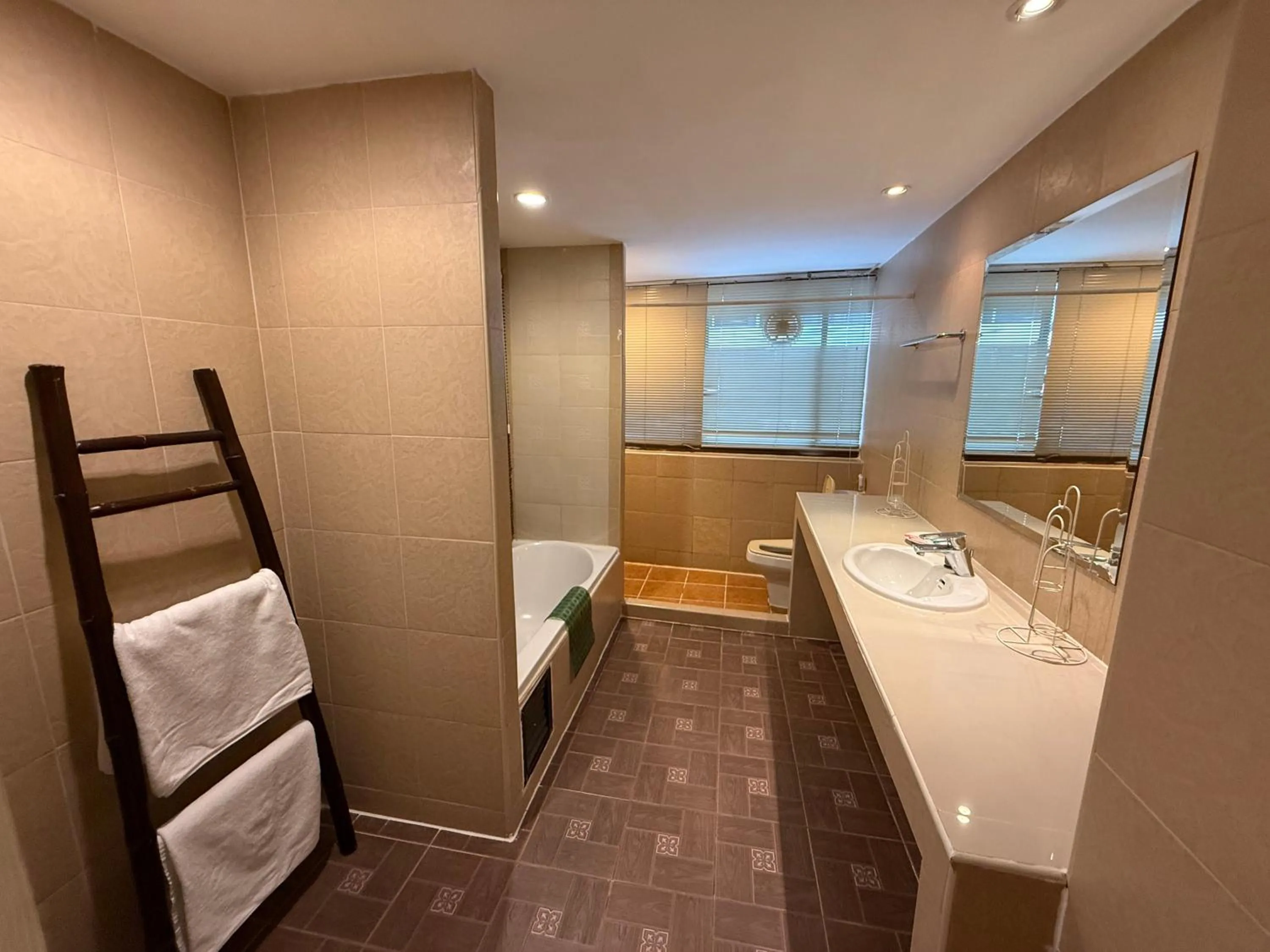 Shower, Bed in The Best Bangkok House