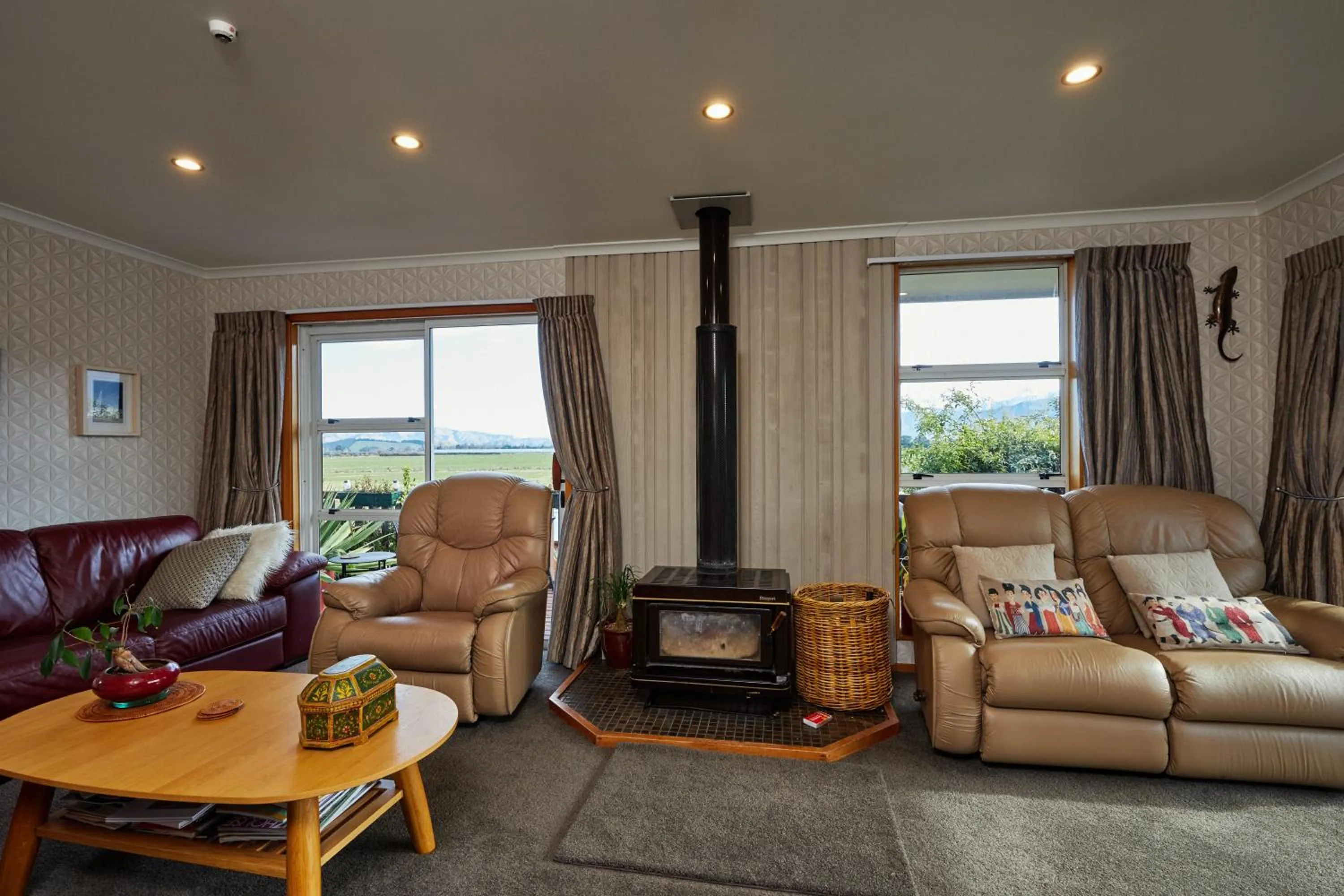 Communal lounge/ TV room in Brook House B&B & Cottages