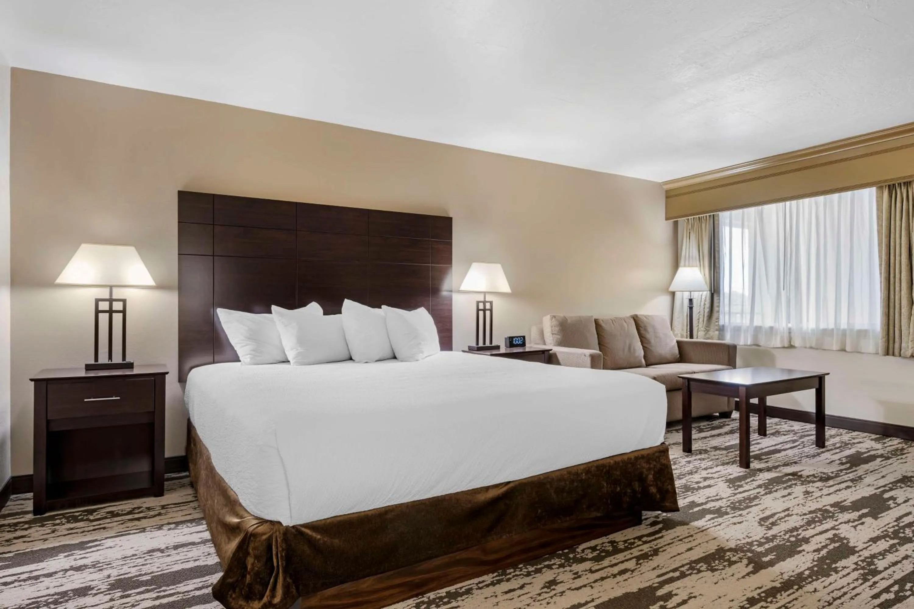 Bedroom, Bed in Best Western Prescottonian