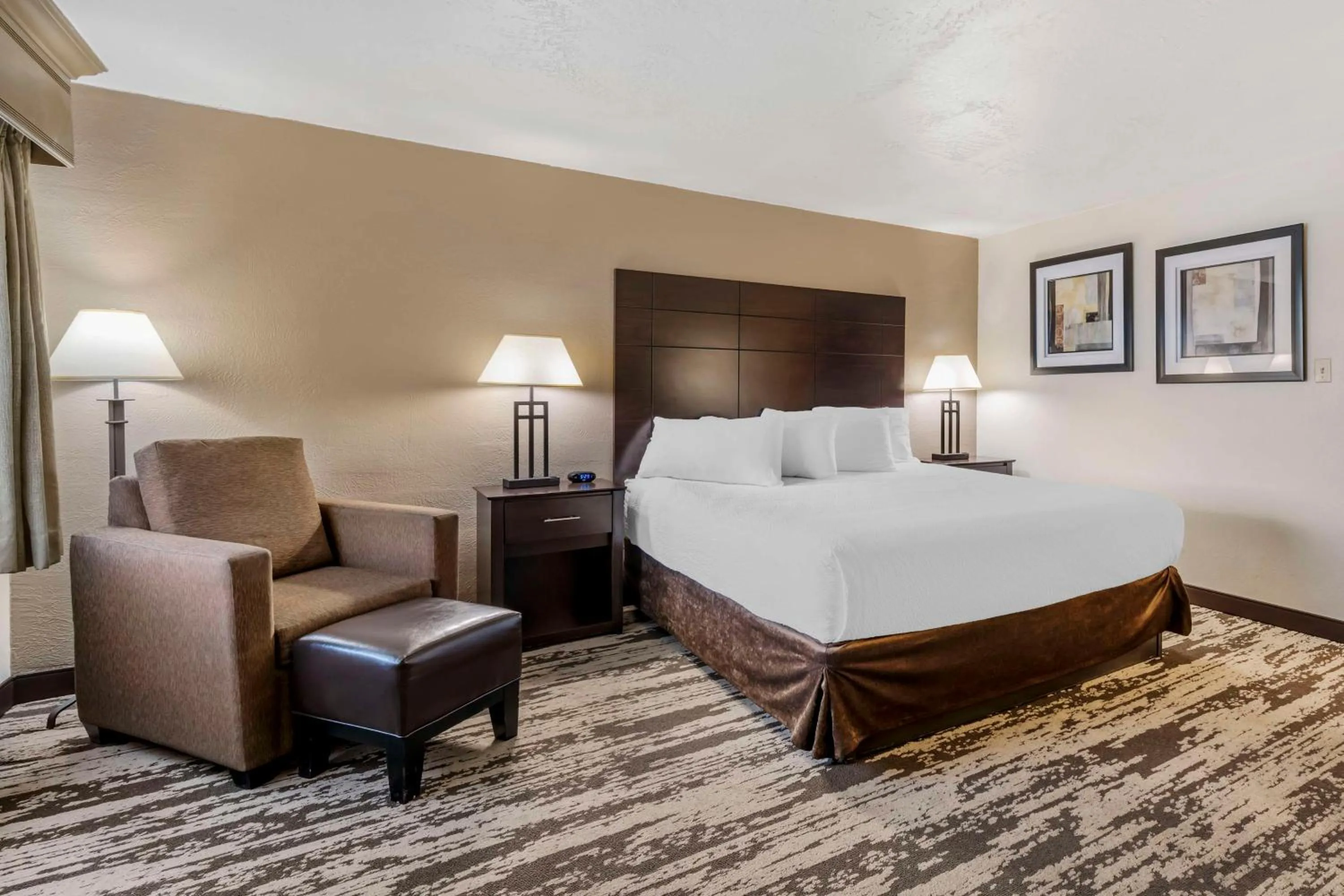 Bedroom, Bed in Best Western Prescottonian