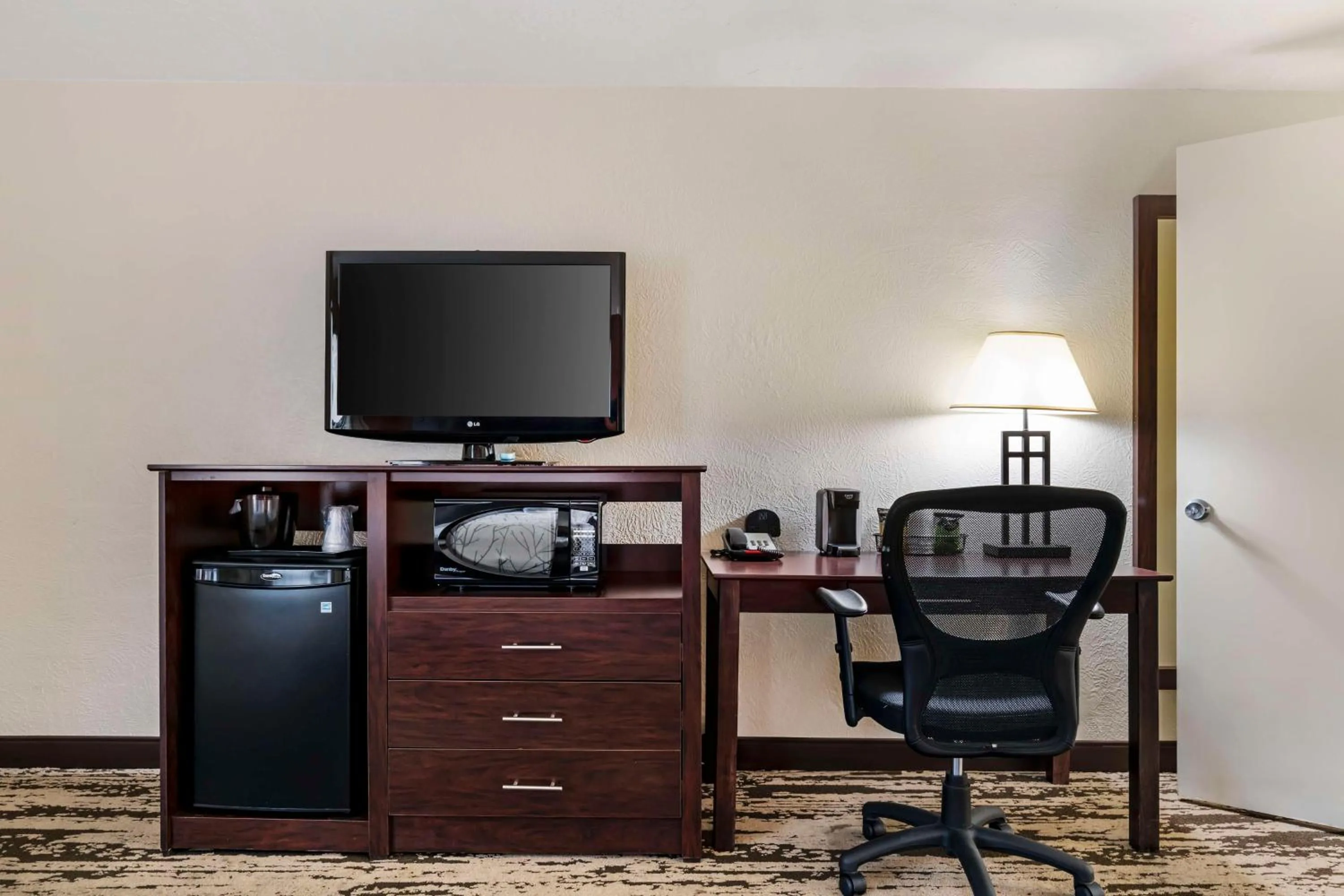 Bedroom in Best Western Prescottonian