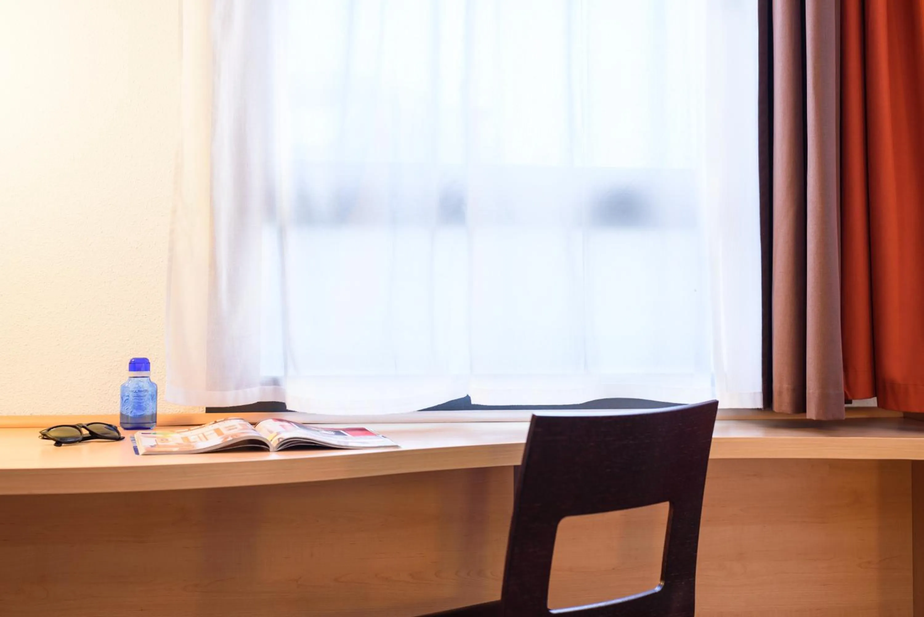 Bedroom in ibis Carlisle City Centre