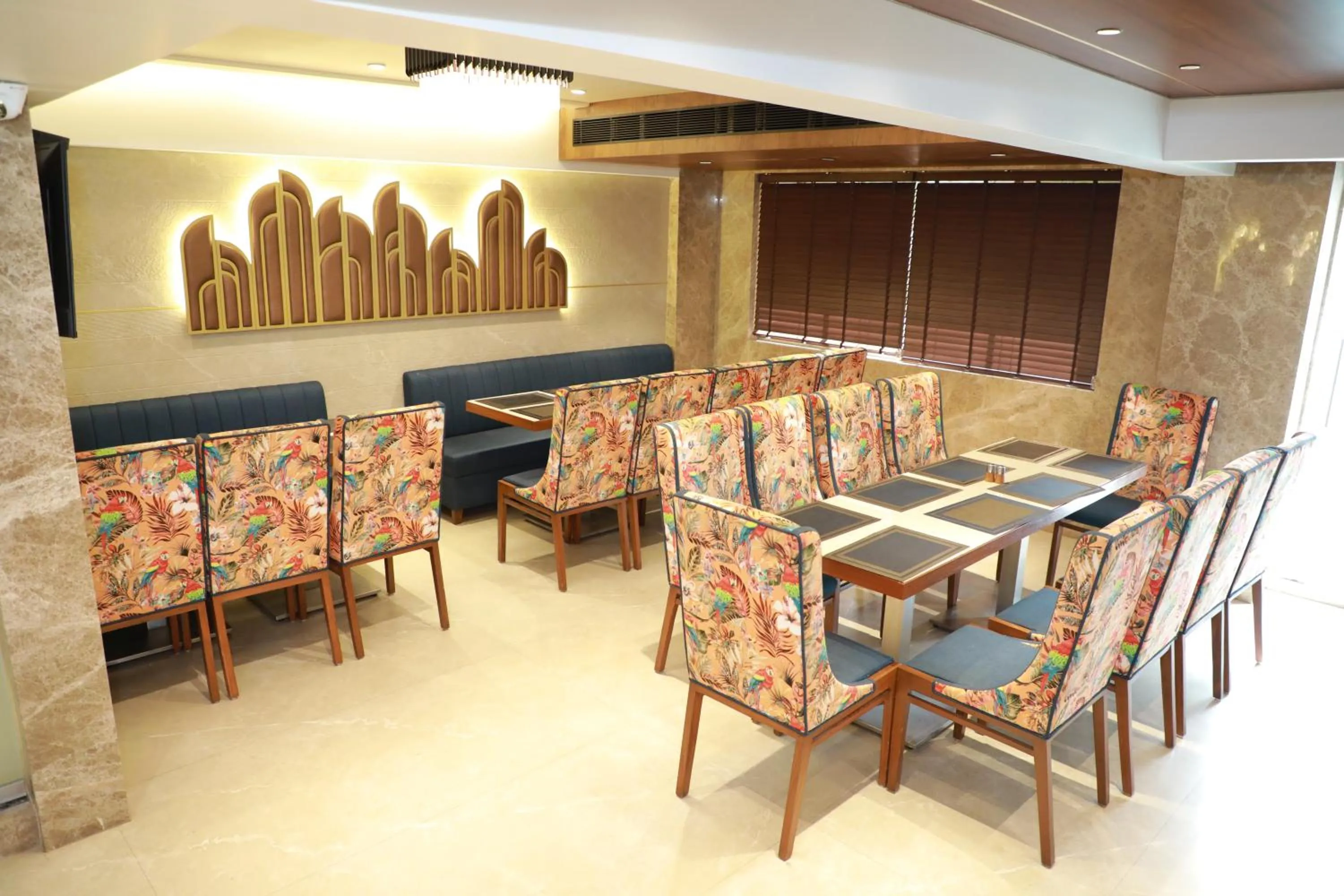Restaurant/places to eat in HOTEL ARCHANA RESIDENCY