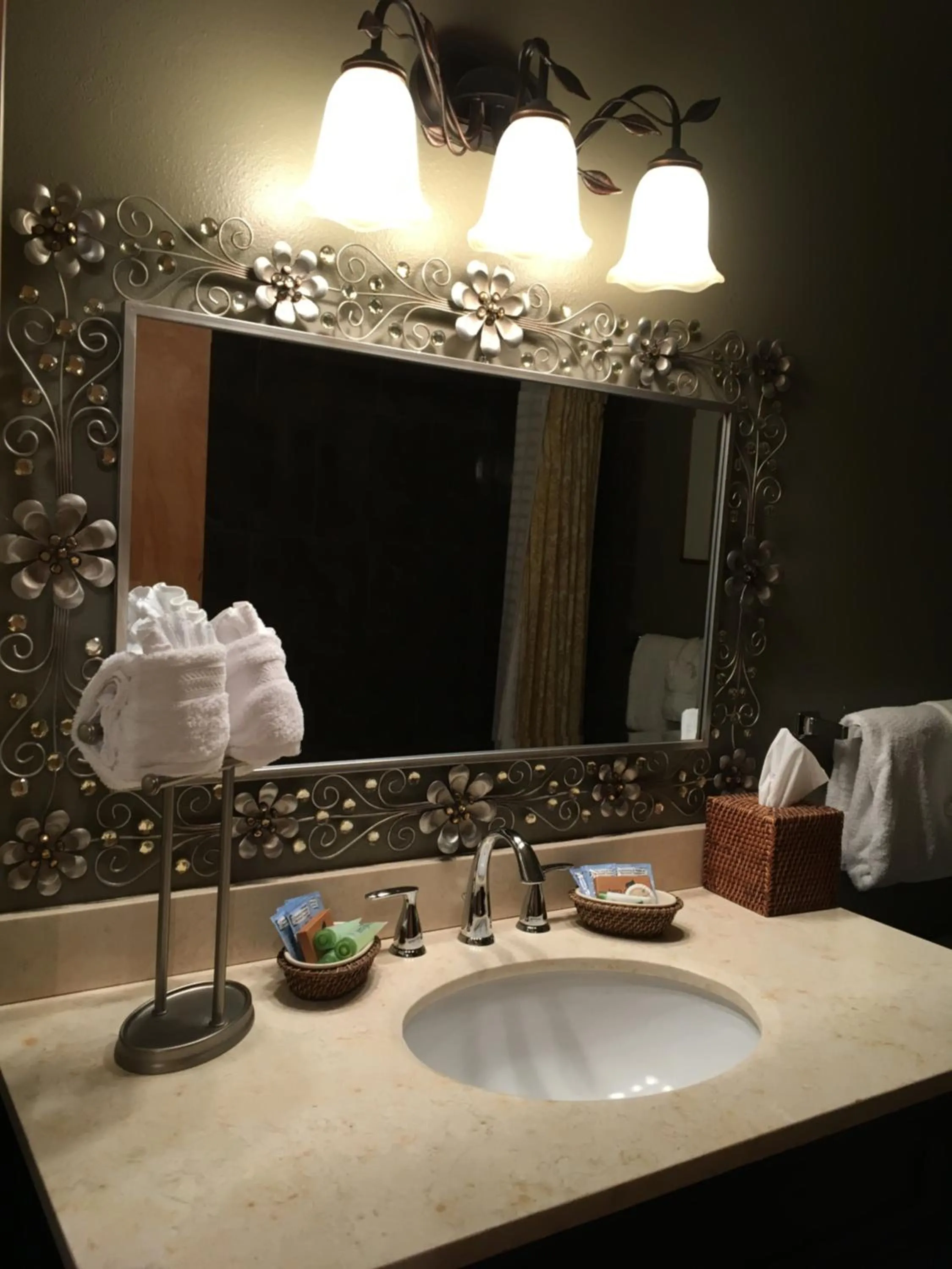 Bathroom in Der Sportsmann Suites