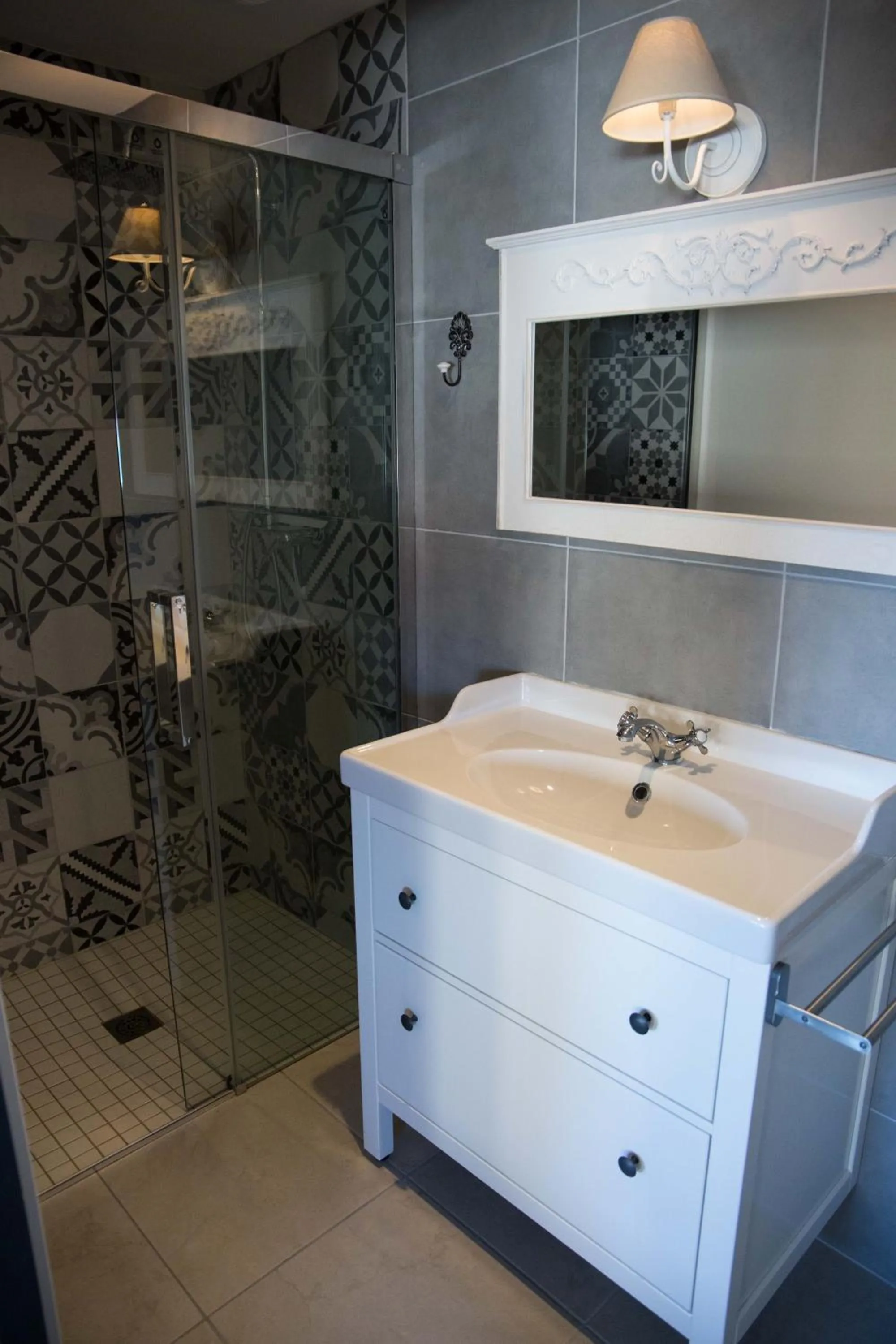 Shower in Appart-hôtel Chanzy / Angoulême