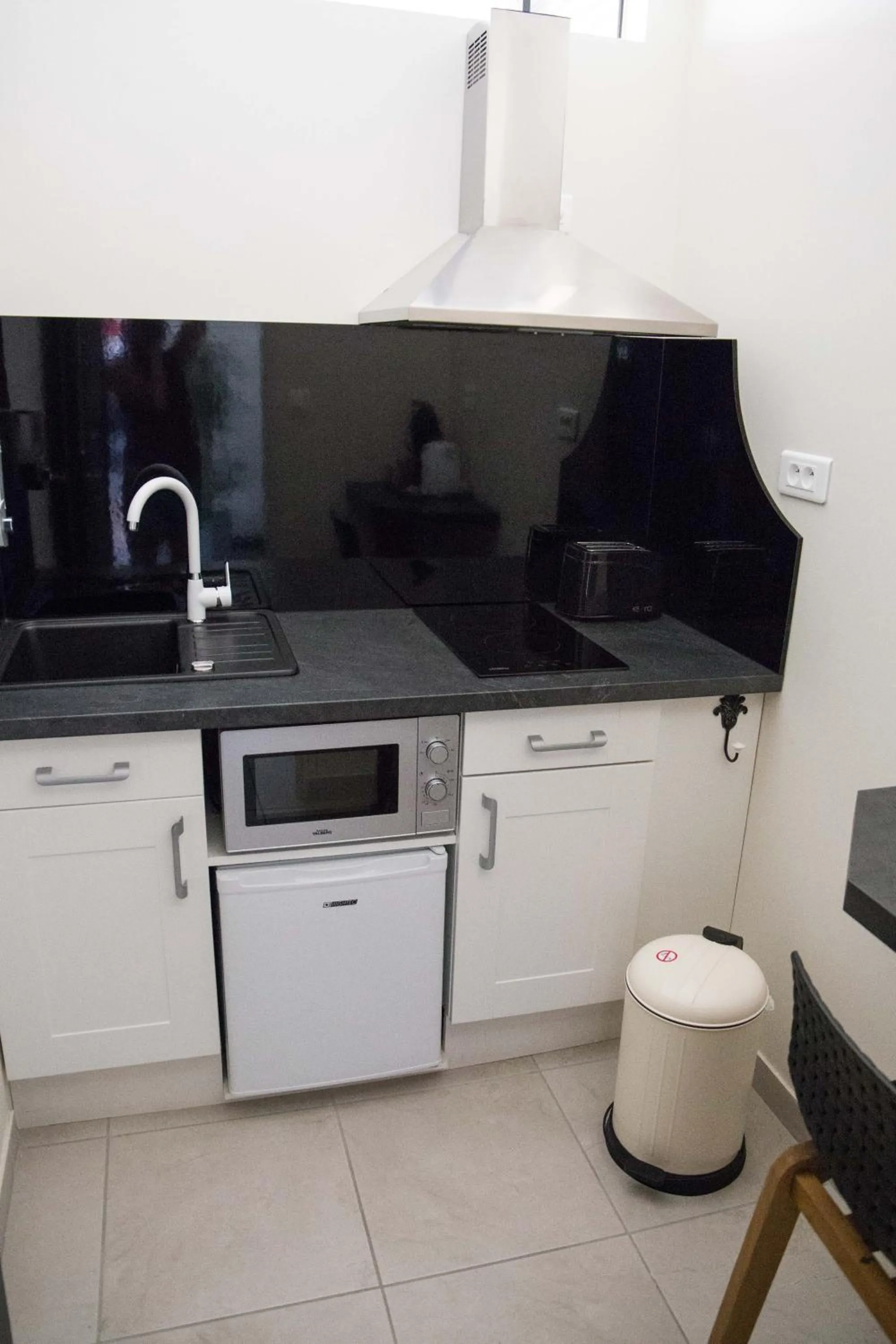 Kitchen or kitchenette in Appart-hôtel Chanzy / Angoulême