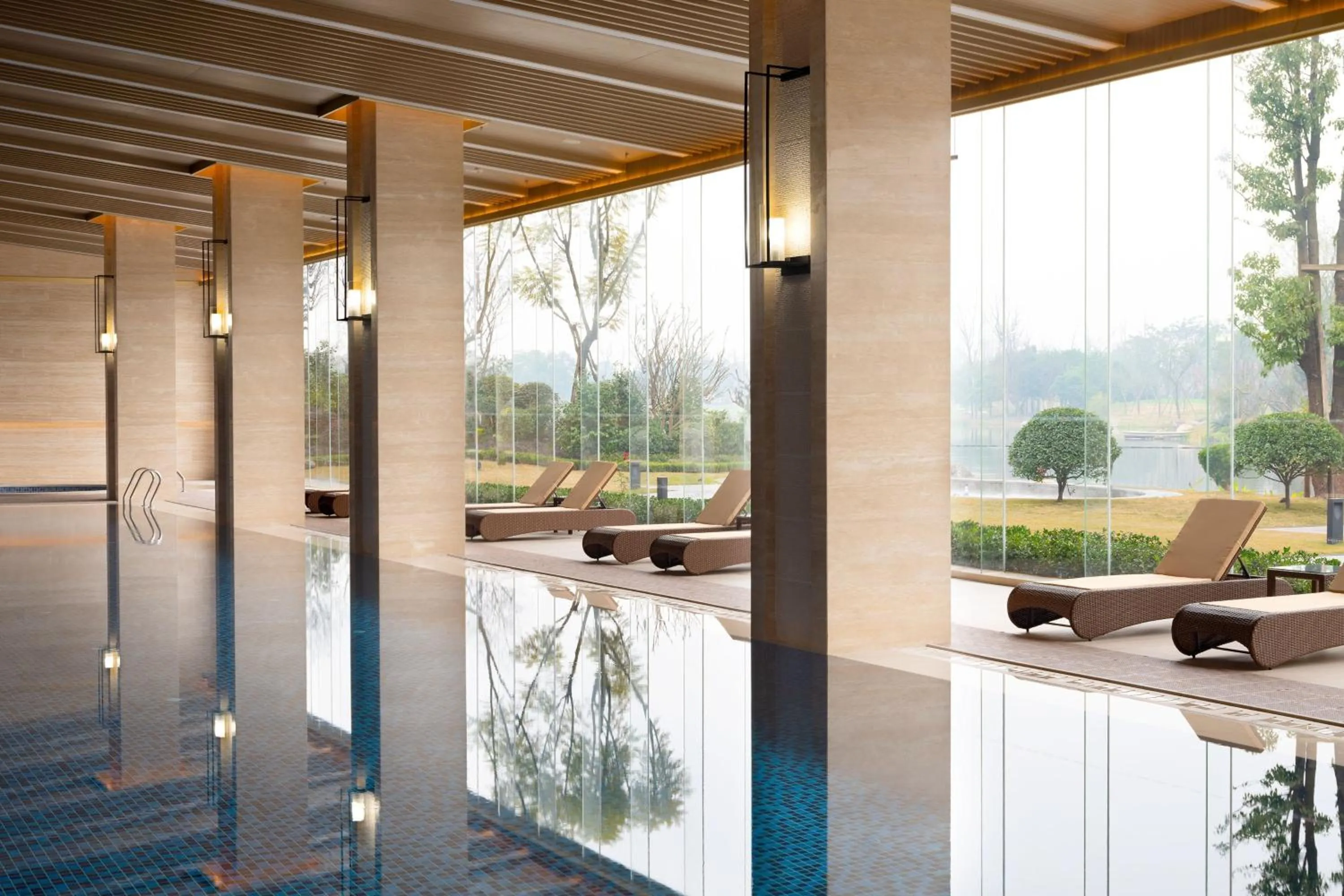 Swimming pool in Le Meridien Emei Mountain Resort