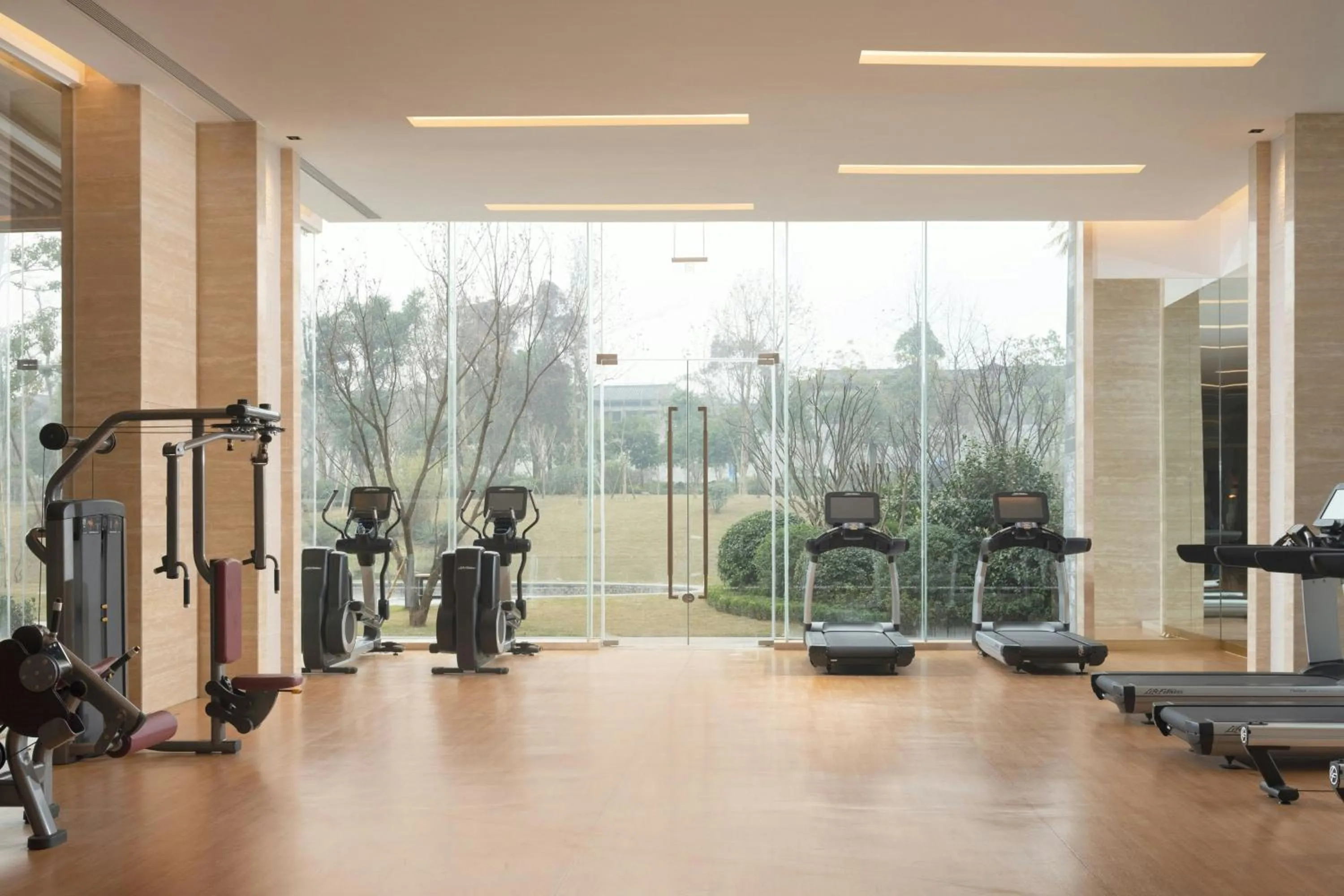 Fitness centre/facilities in Le Meridien Emei Mountain Resort