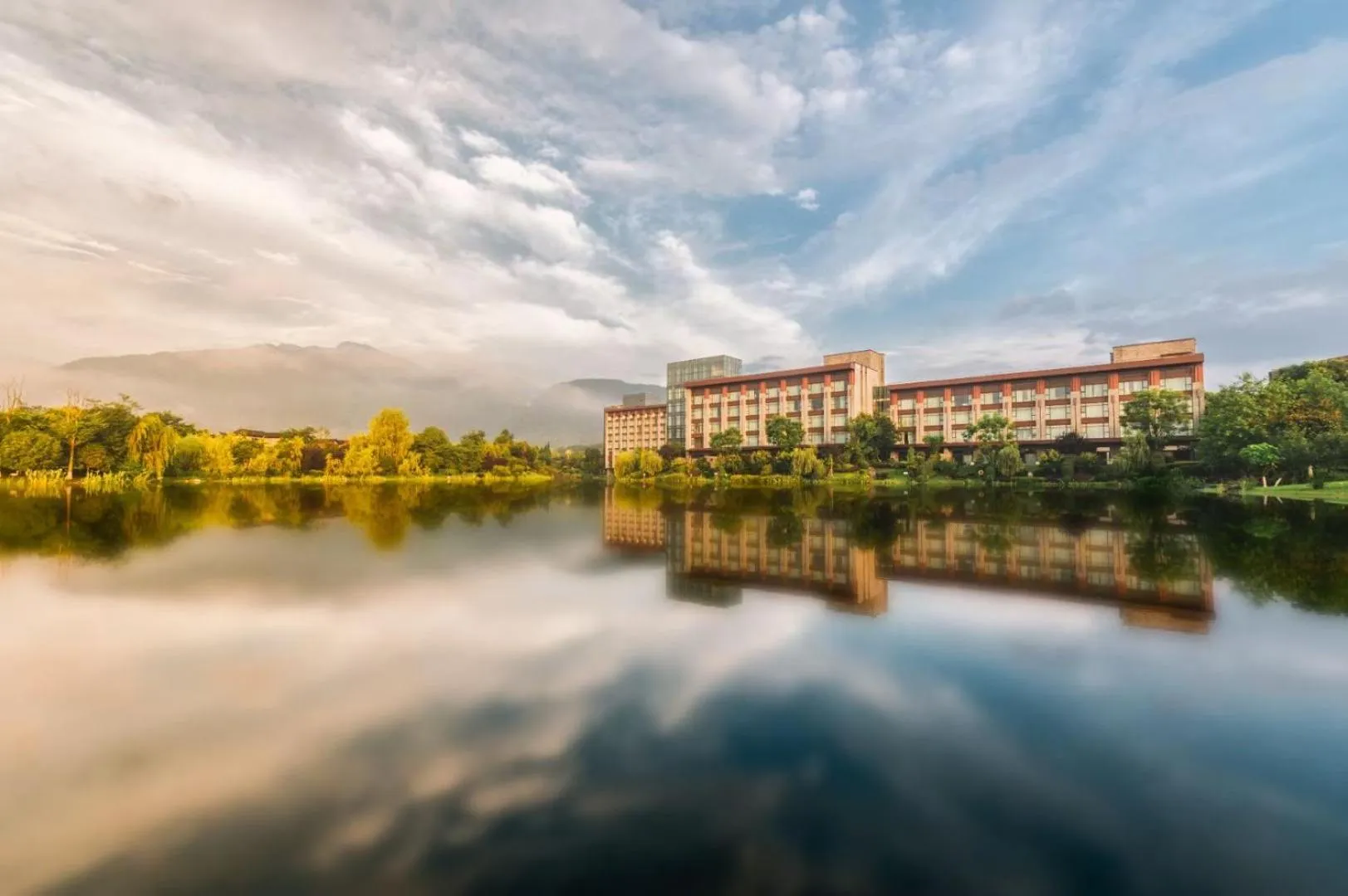 Property building in Le Meridien Emei Mountain Resort