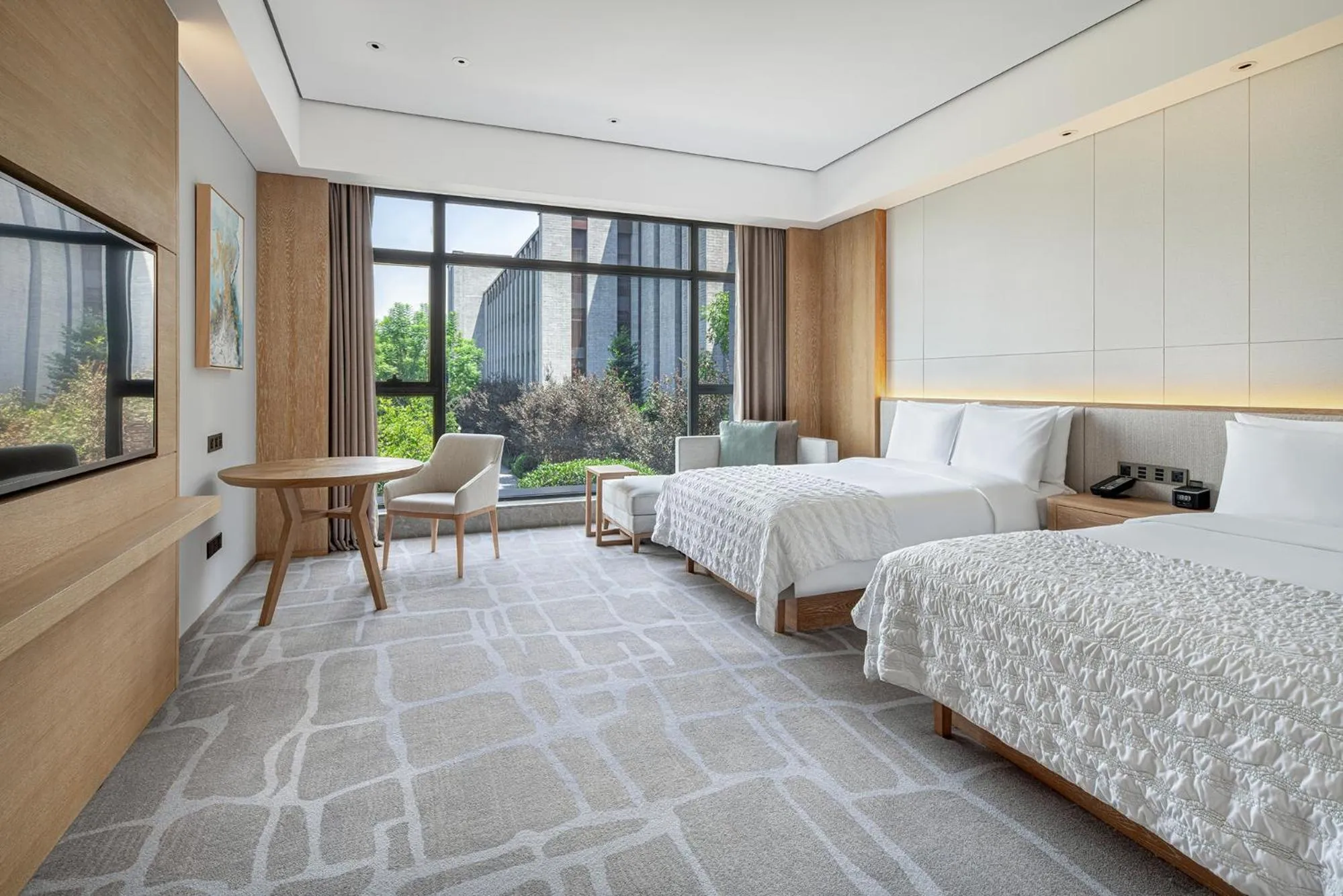 Photo of the whole room, Bed in Le Meridien Emei Mountain Resort
