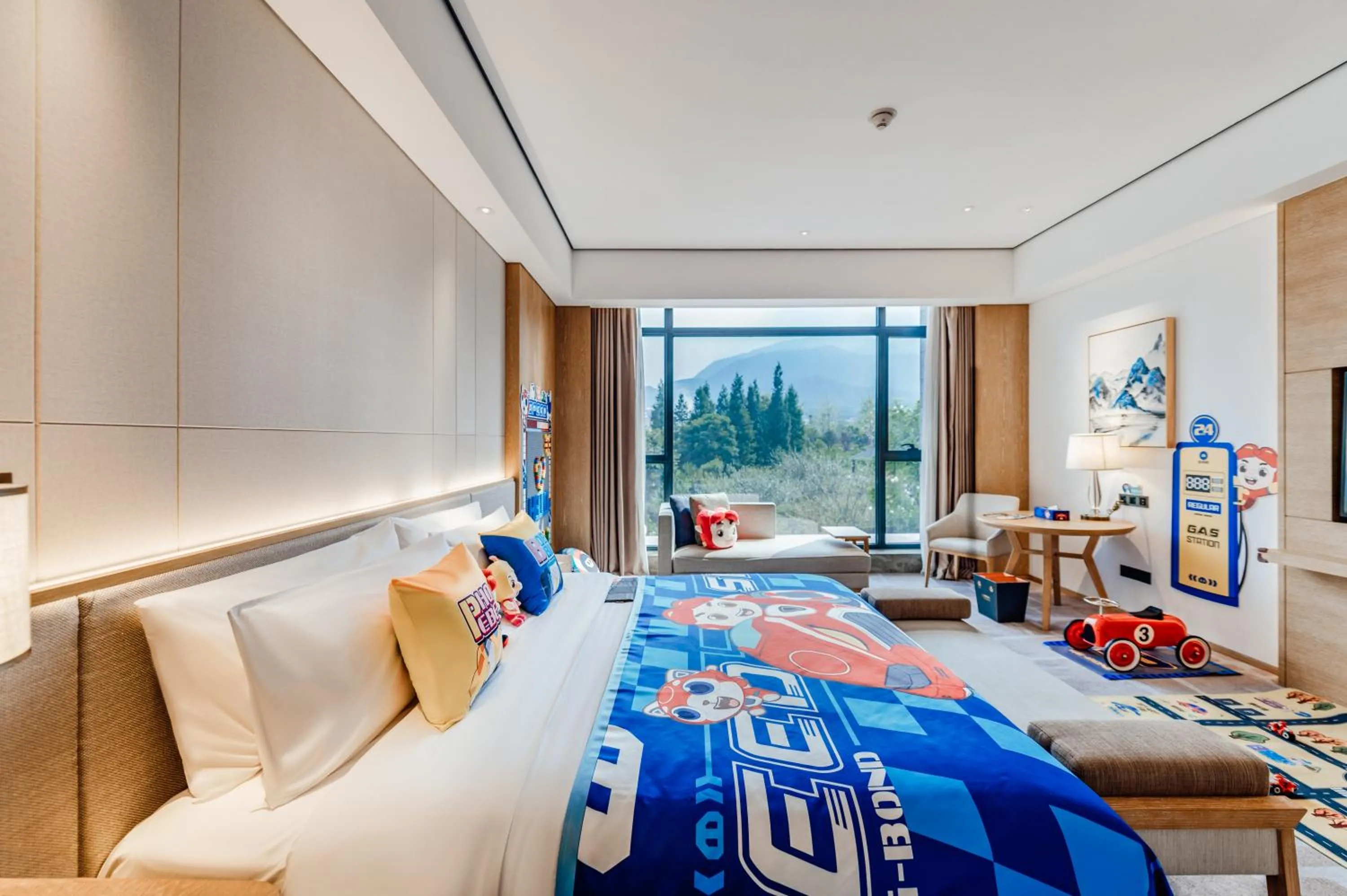 On site, Bed in Le Meridien Emei Mountain Resort