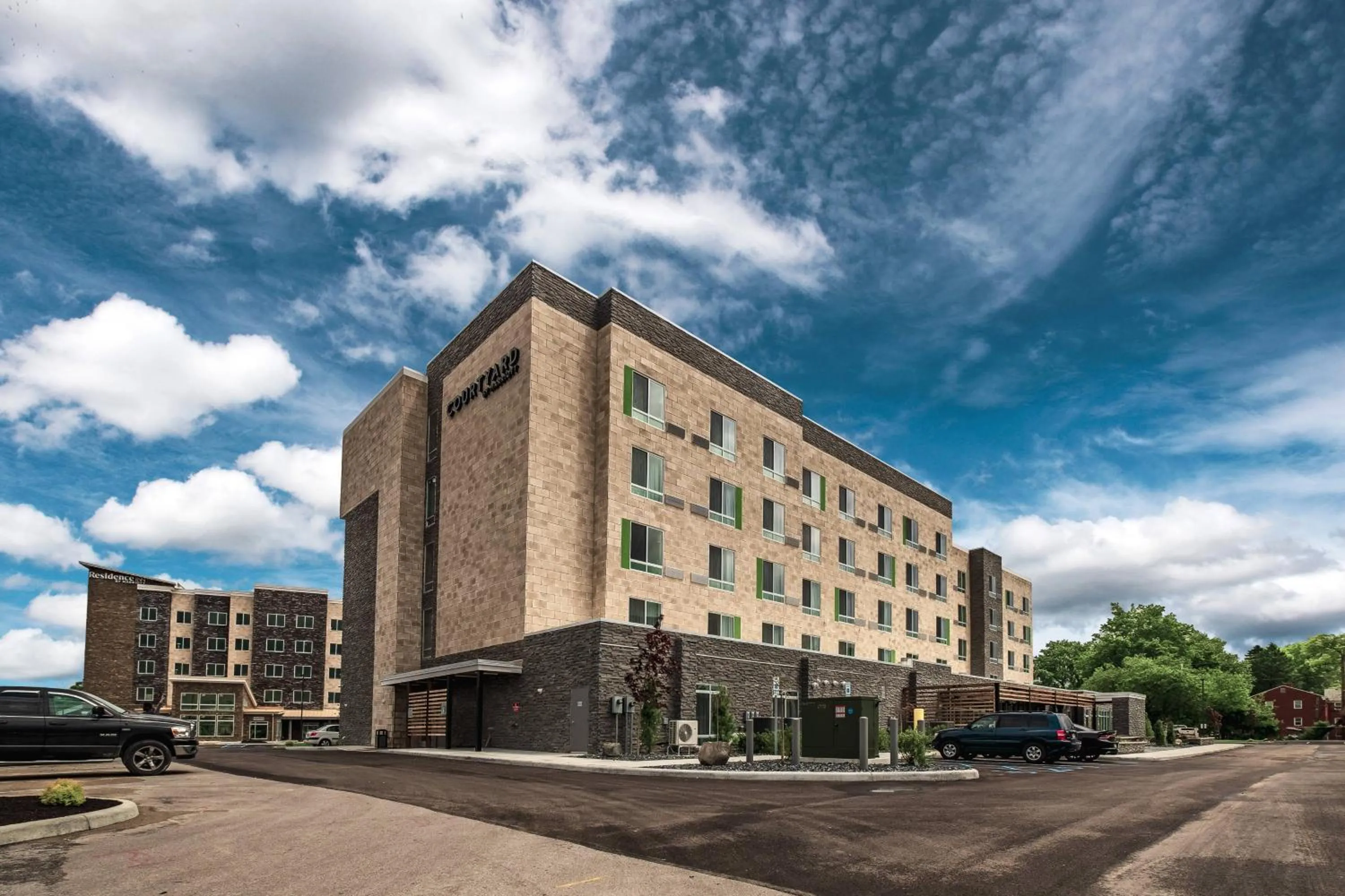 Property building in Courtyard by Marriott Toledo West