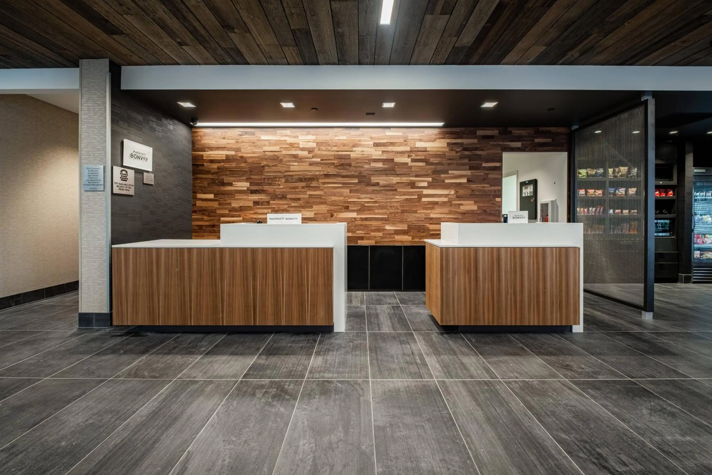 Lobby or reception in Courtyard by Marriott Toledo West