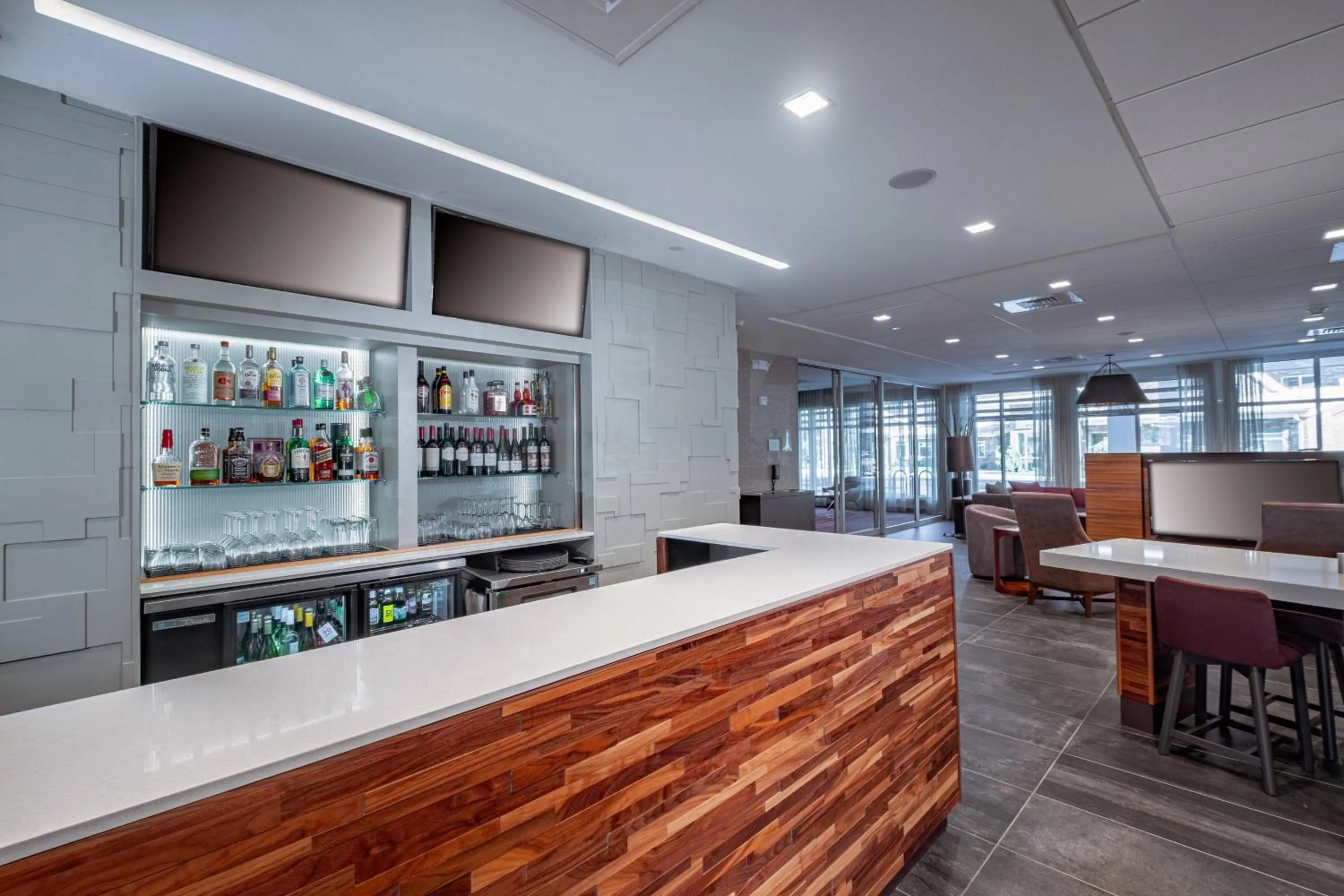 Lounge or bar in Courtyard by Marriott Toledo West