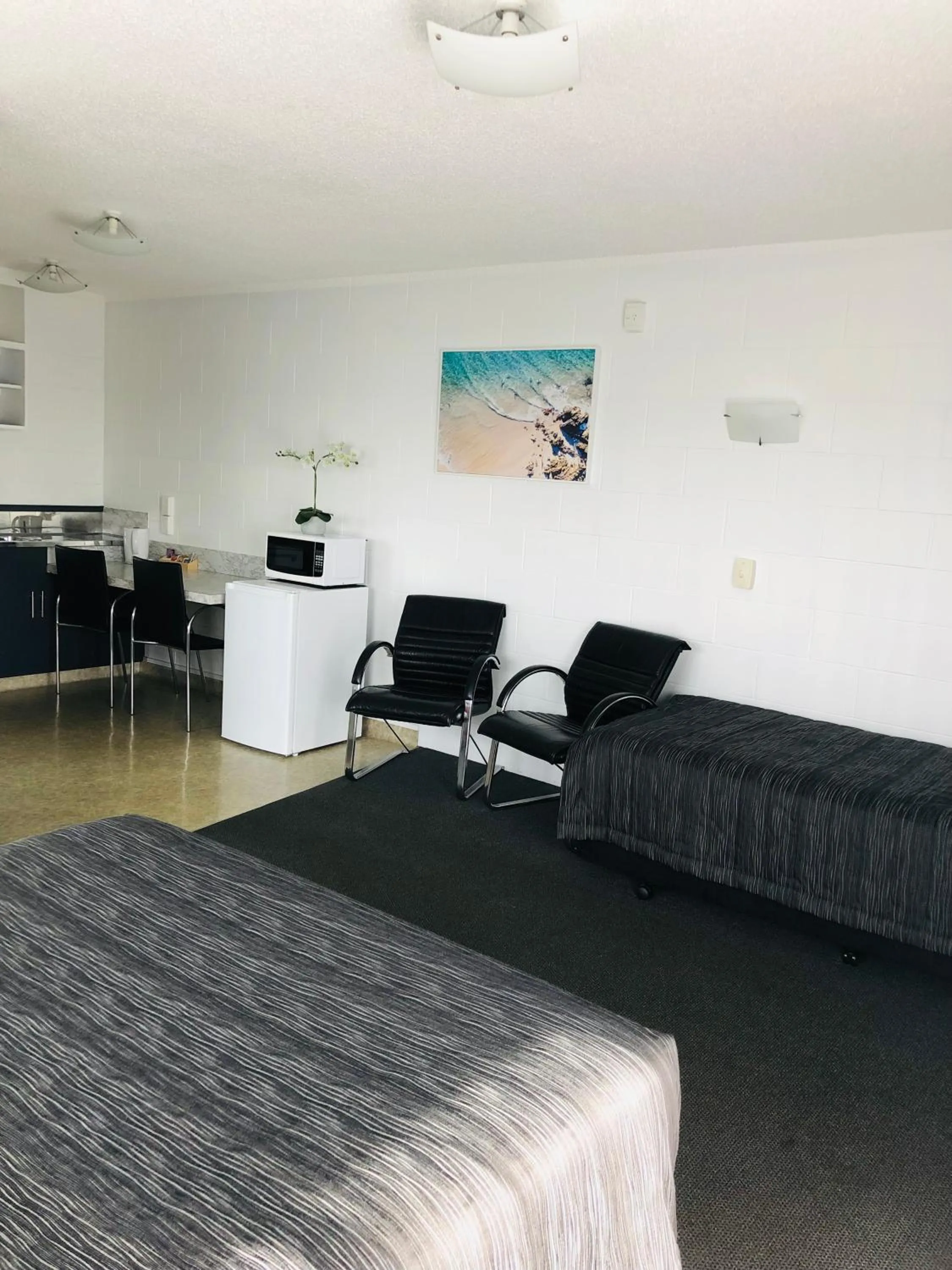 Bedroom in Blue Haven Motel