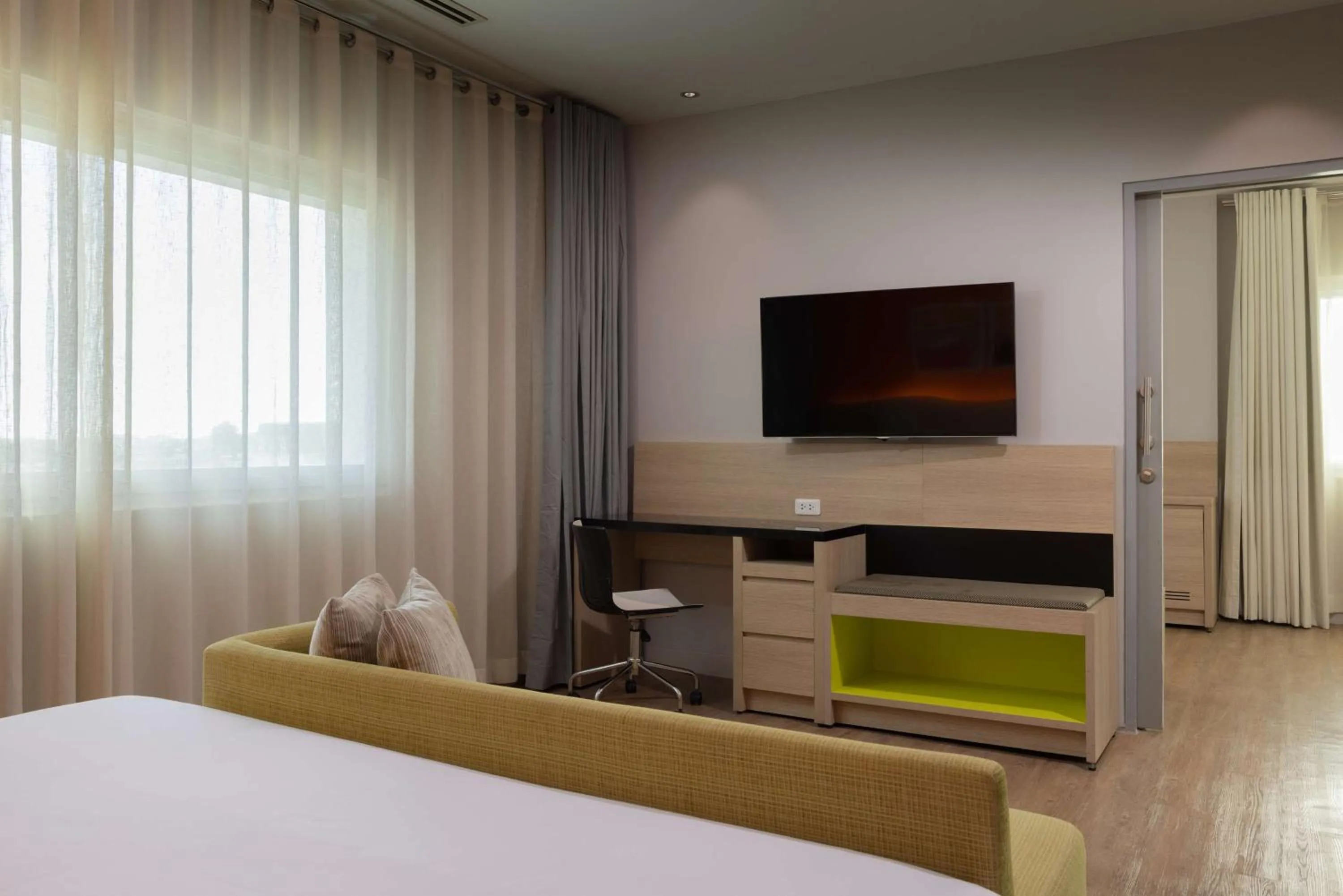 Photo of the whole room, Bed in Park Inn by Radisson Davao