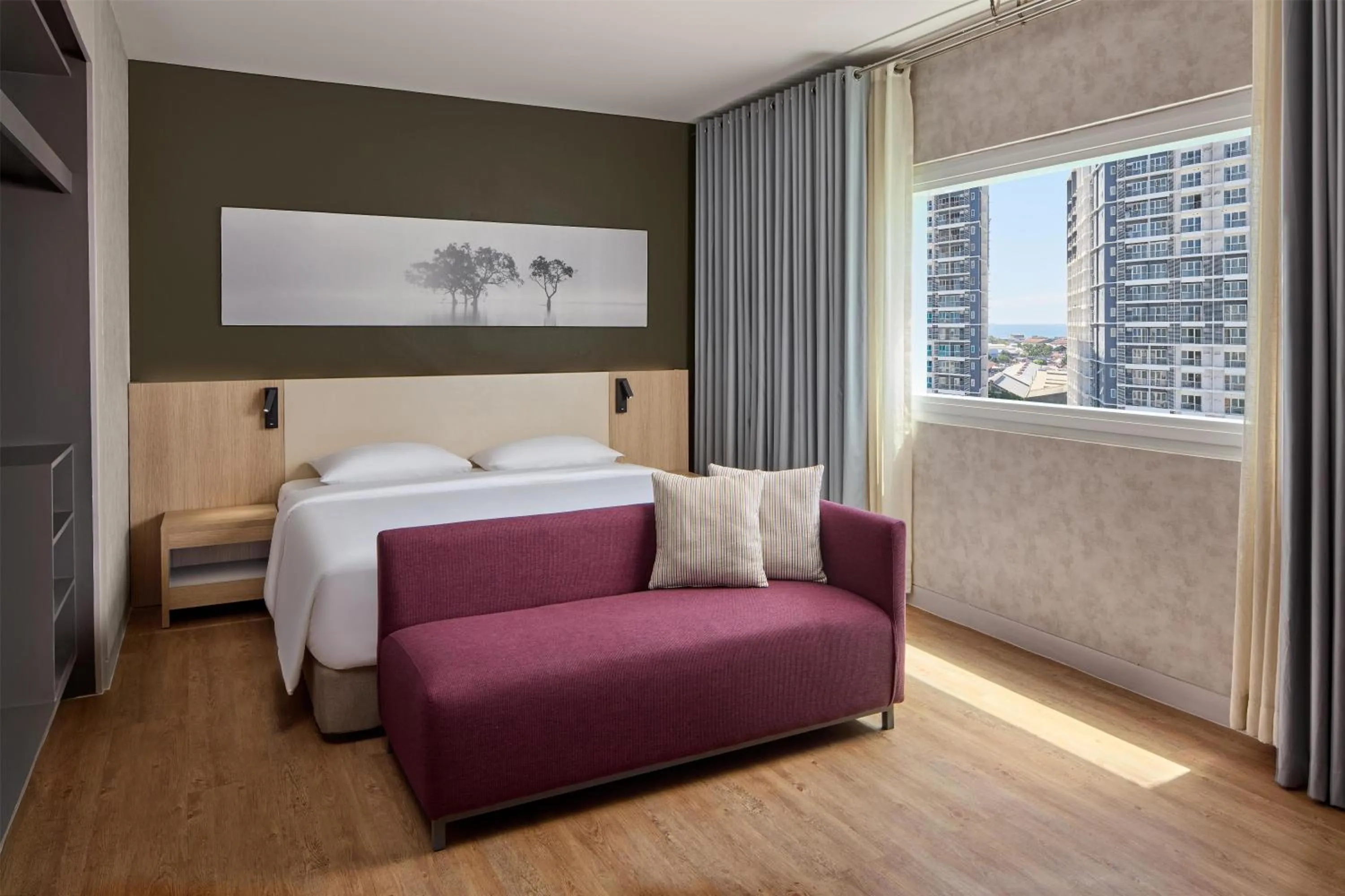 Photo of the whole room, Bed in Park Inn by Radisson Davao