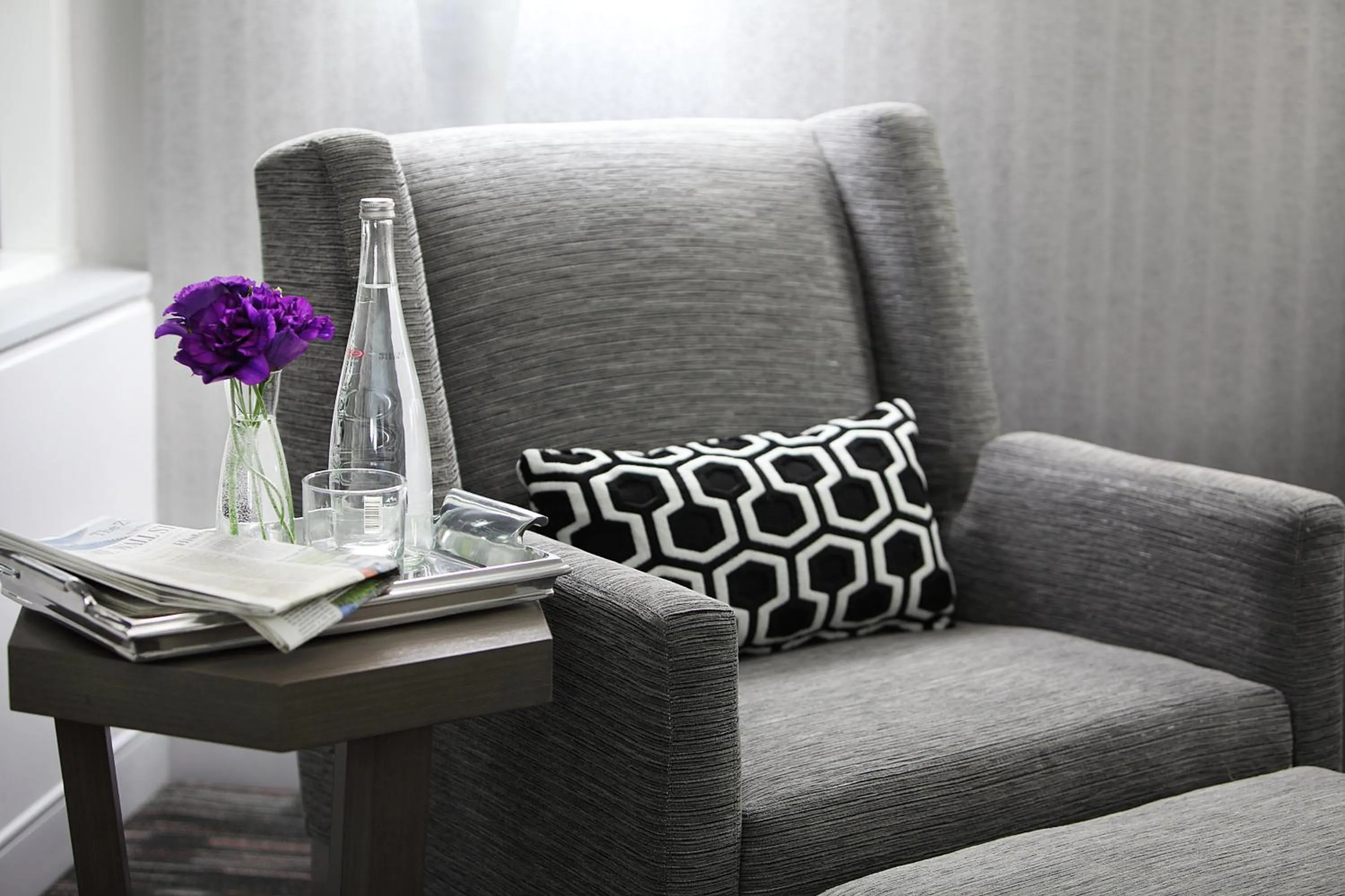 Photo of the whole room in Loews Hollywood Hotel