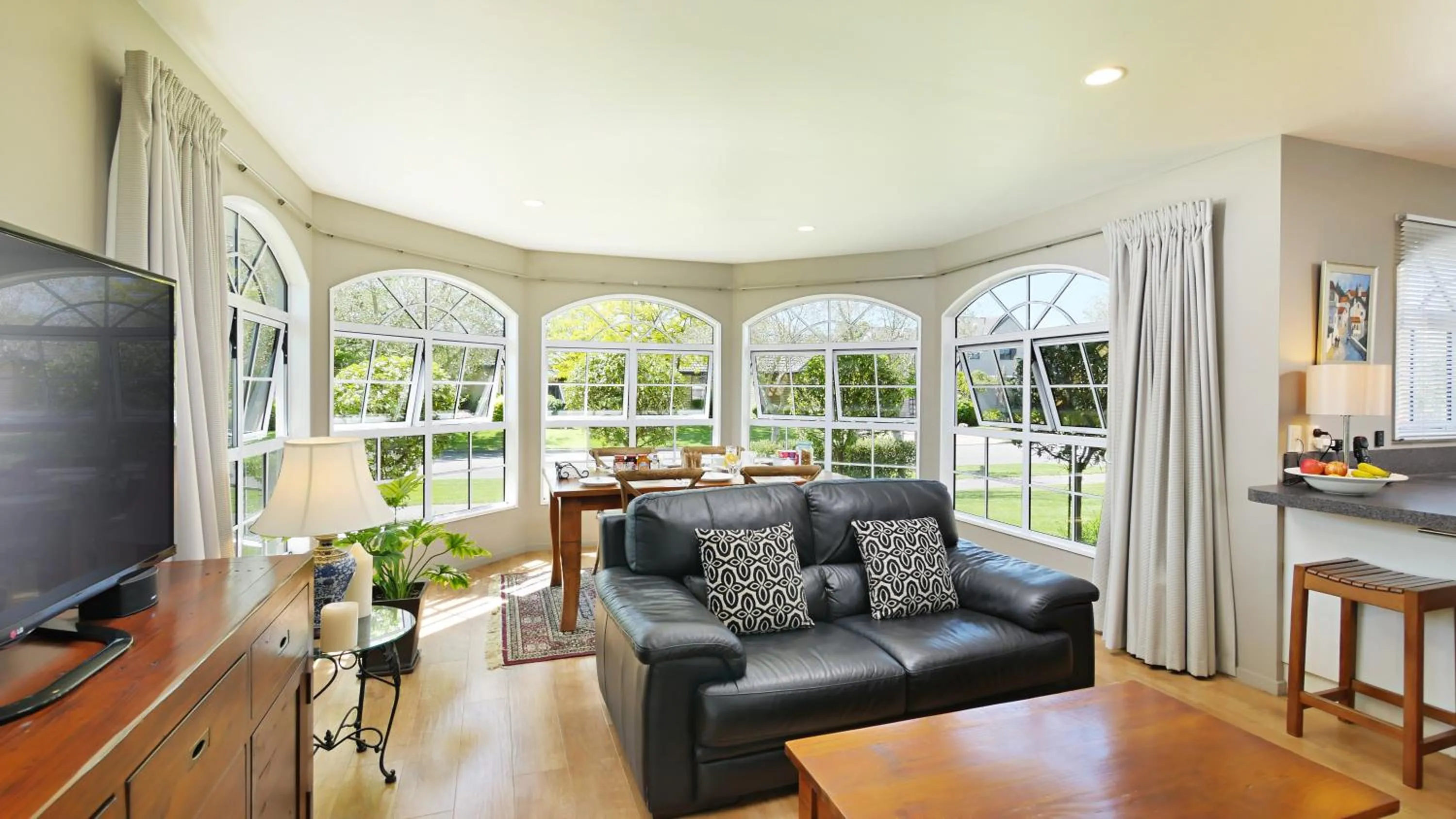 Dining area in Olive House Bed and Breakfast