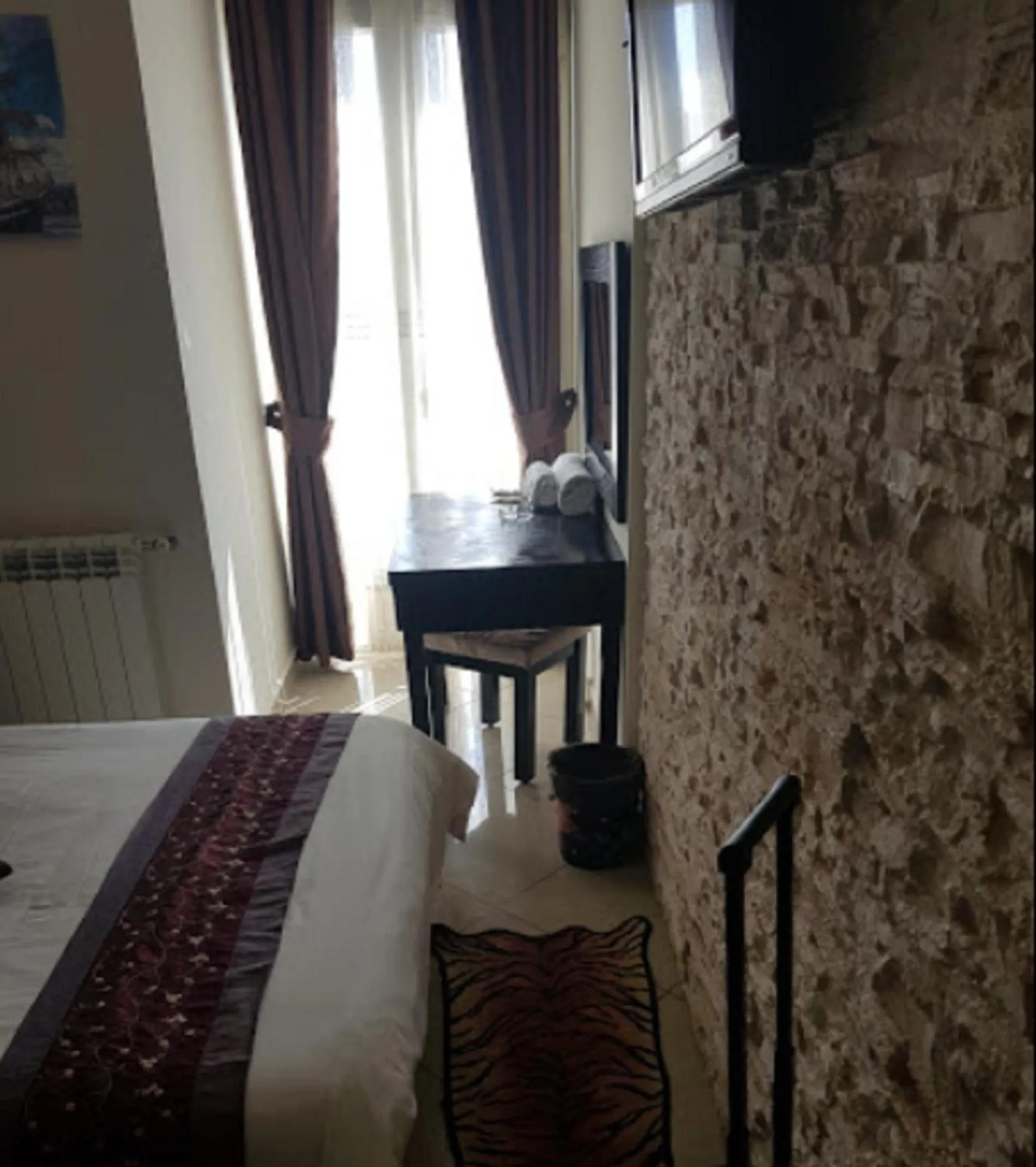 Bed in LES 2 HORLOGES