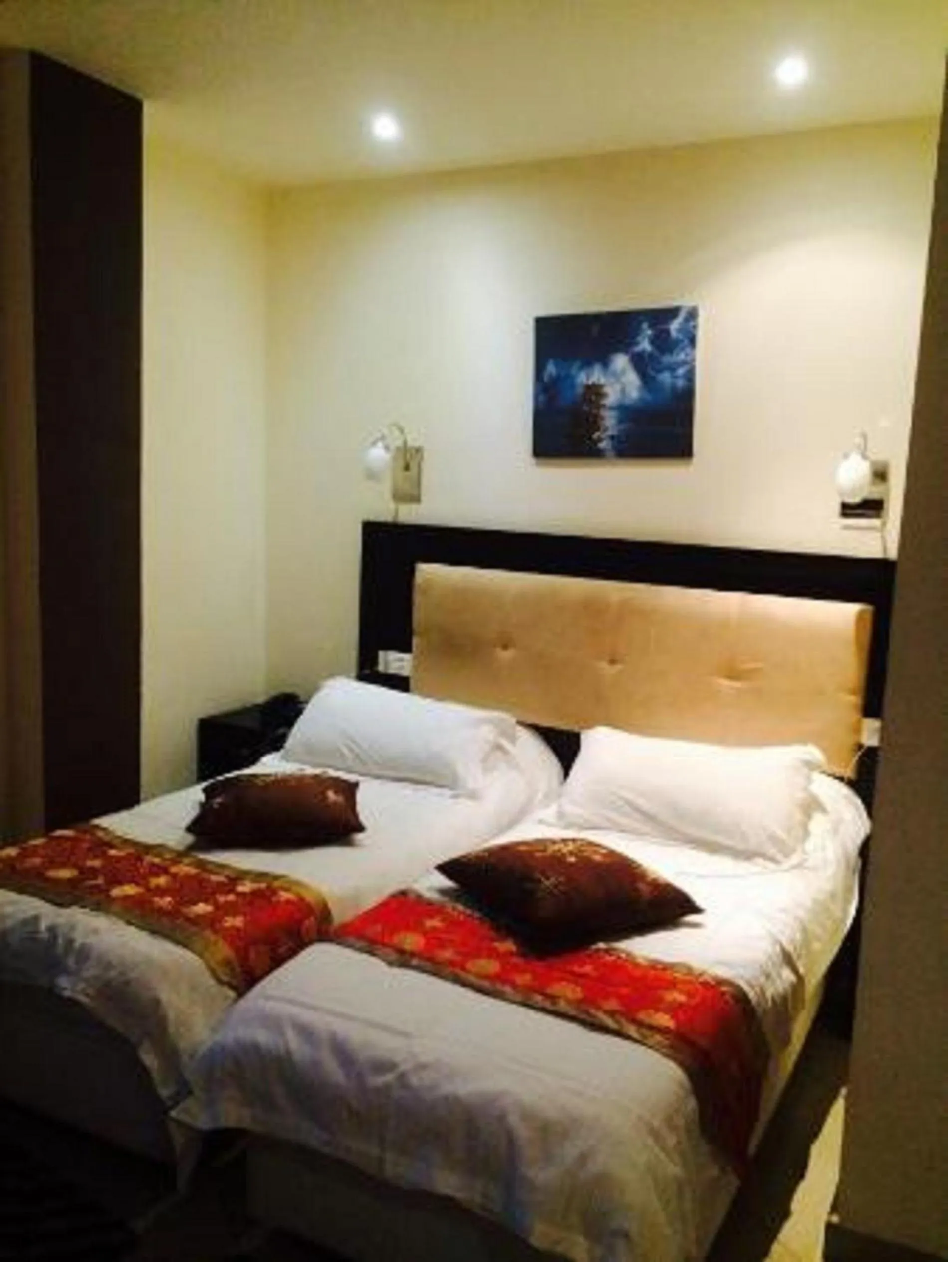 Bed in LES 2 HORLOGES