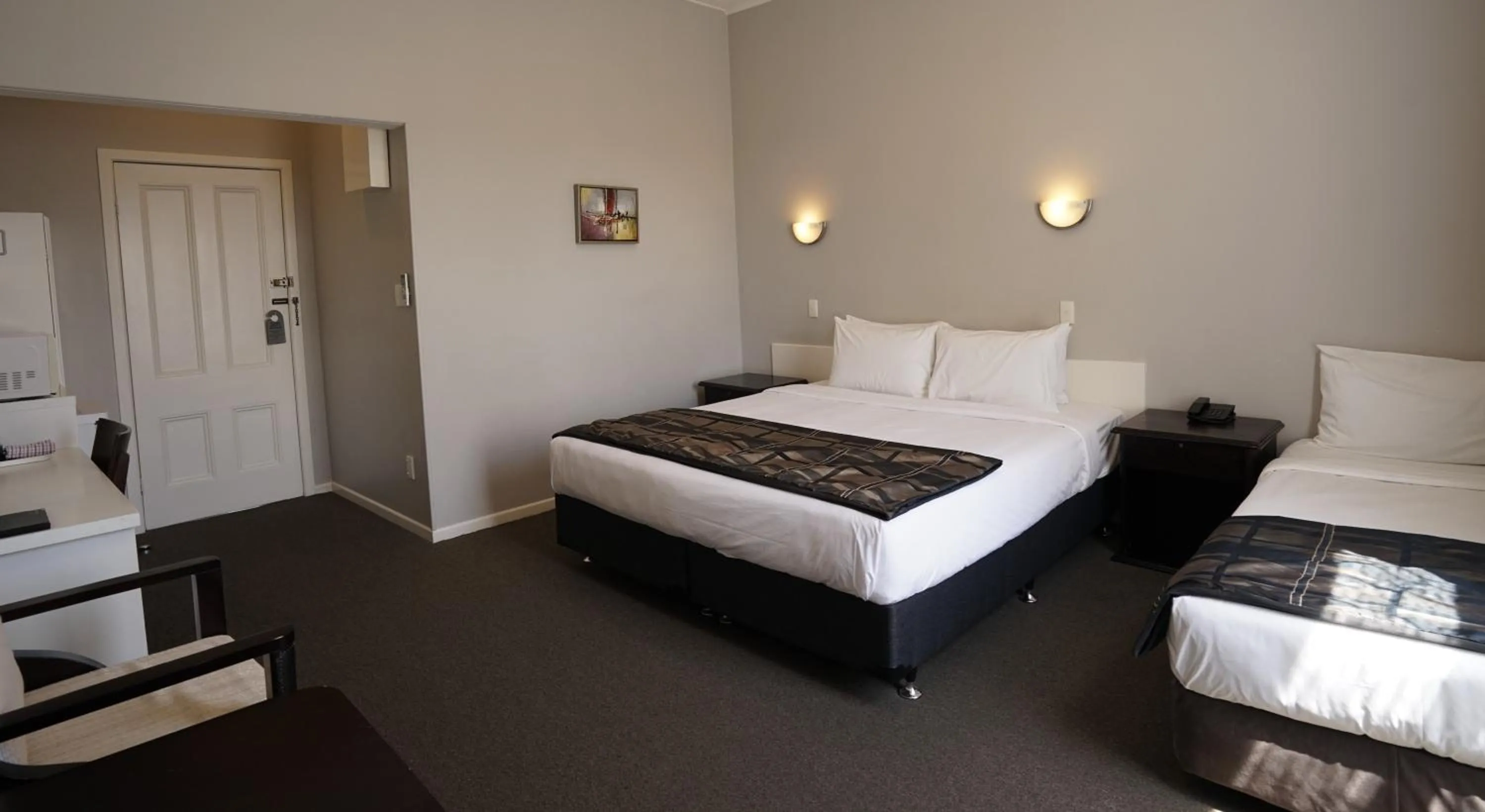 Bed in Alpers Lodge & Conference Centre
