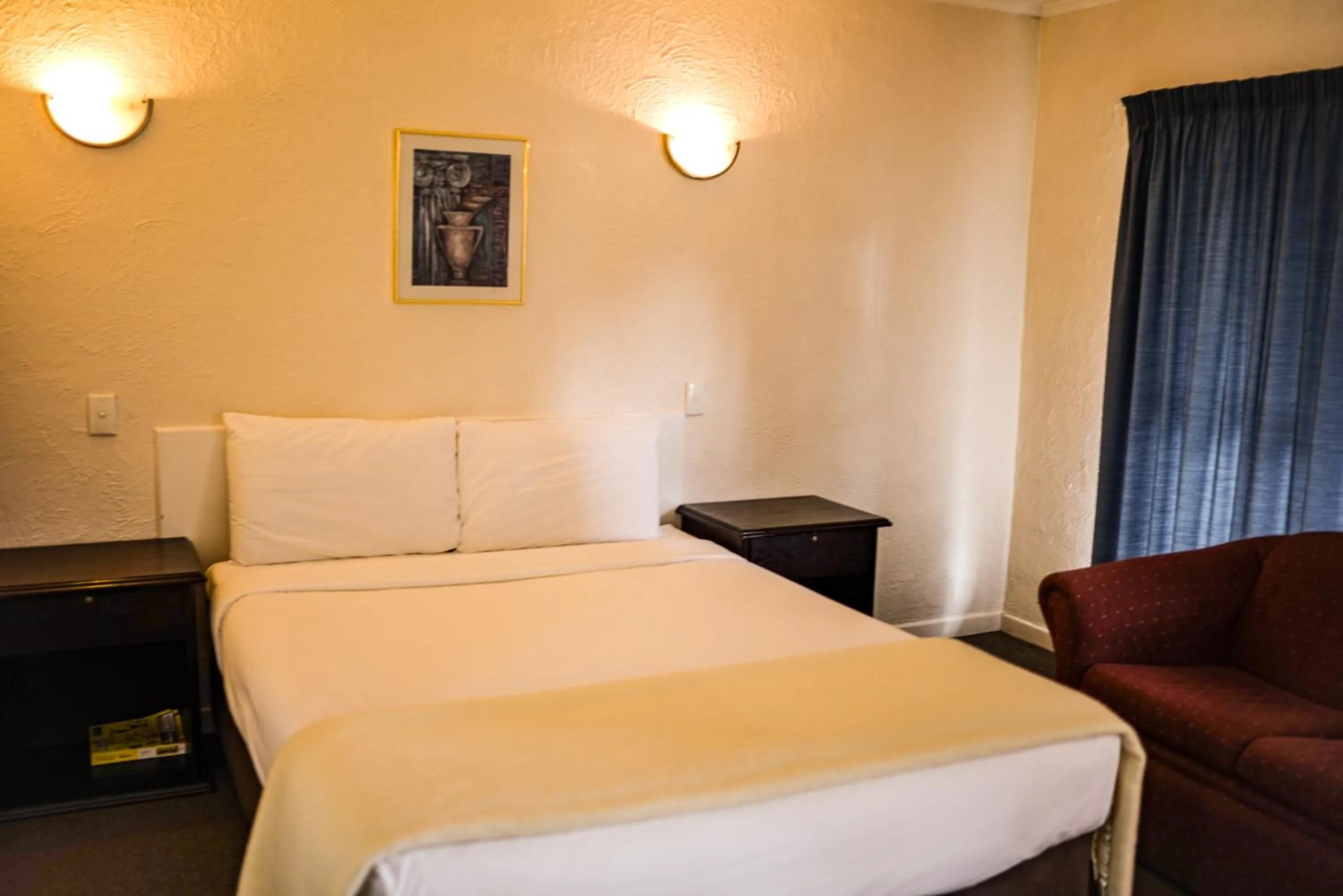 Bed in Alpers Lodge & Conference Centre