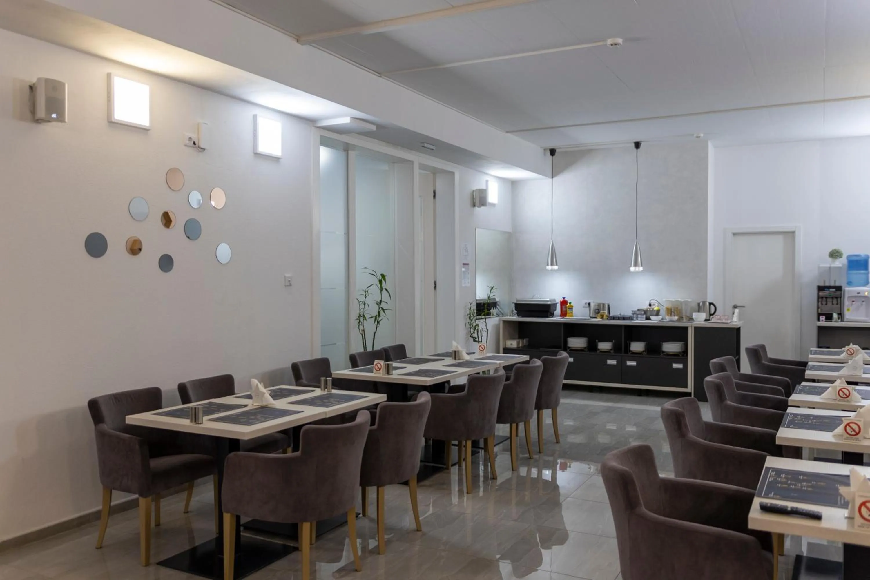 Restaurant/places to eat in Garni Hotel 11tica DM