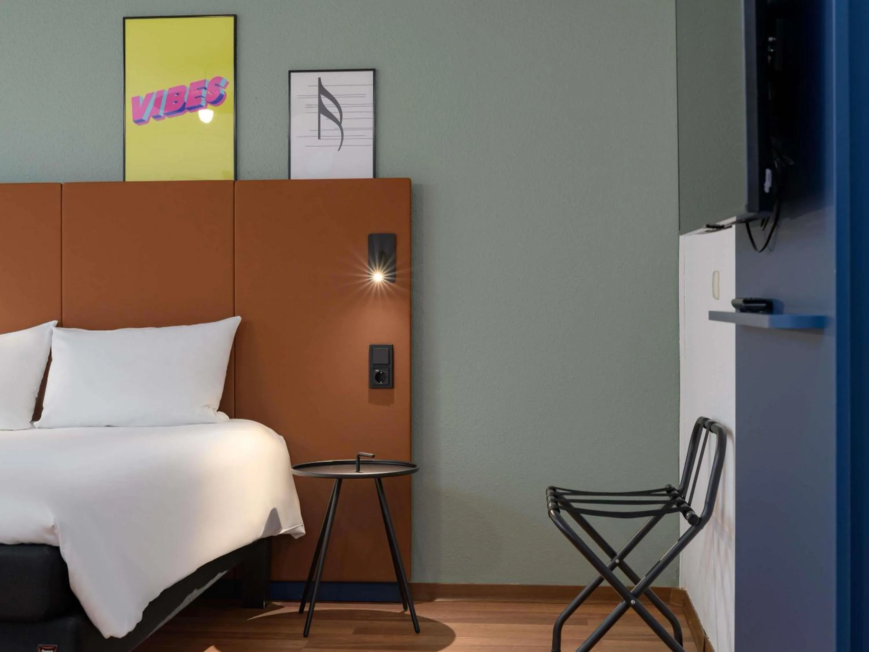 Bedroom, Bed in ibis Nürnberg Hauptbahnhof