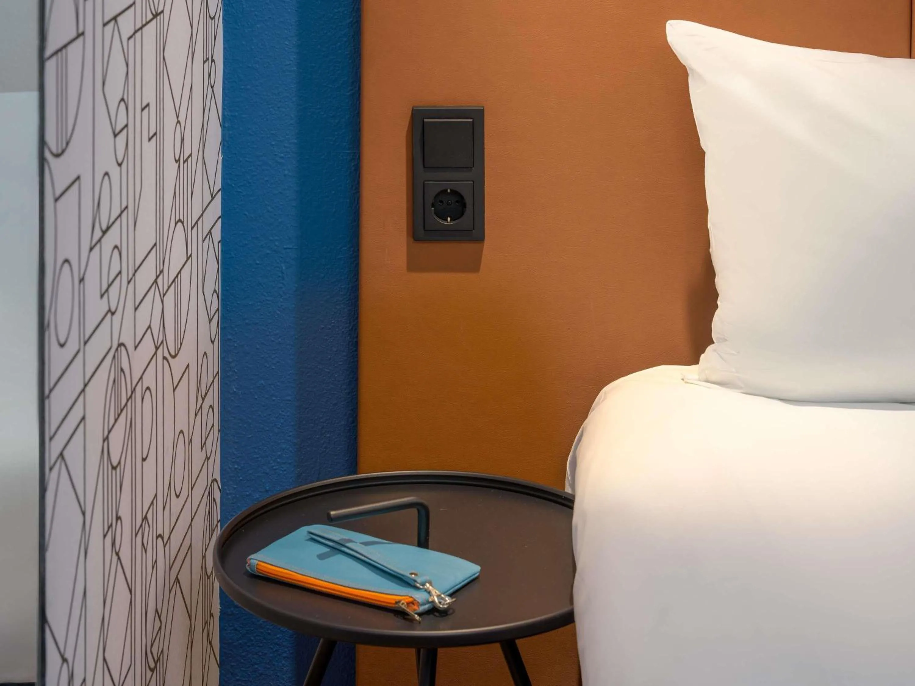 Bedroom, Bed in ibis Nürnberg Hauptbahnhof