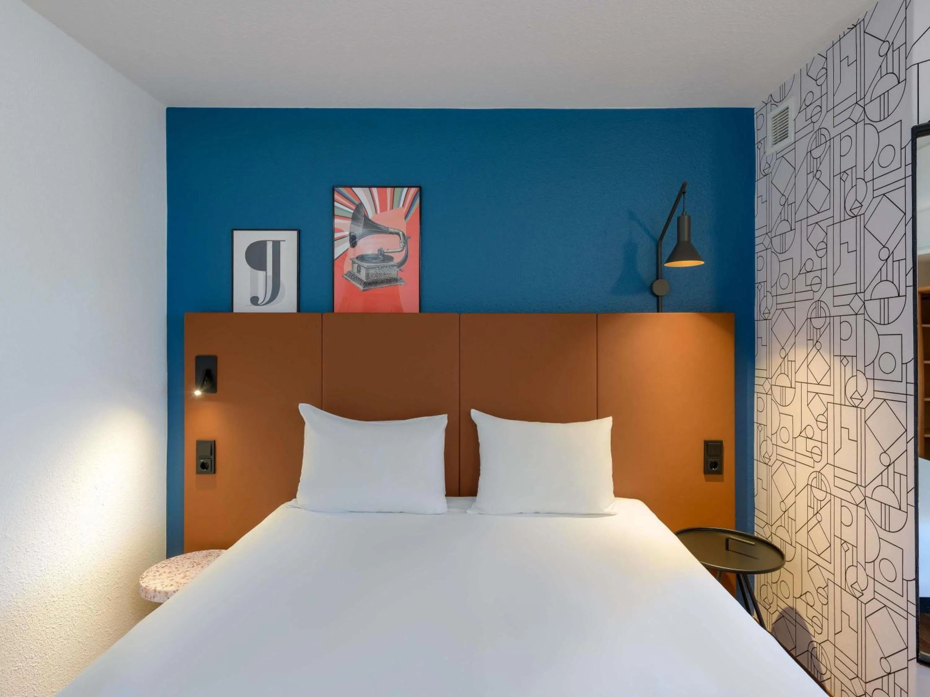 Bed in ibis Nürnberg Hauptbahnhof