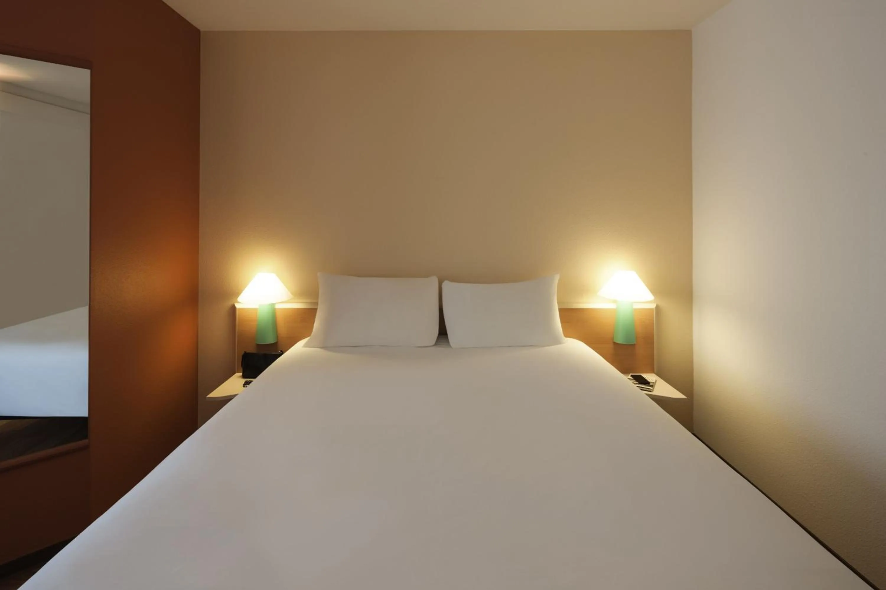 Bed in ibis Nürnberg Hauptbahnhof