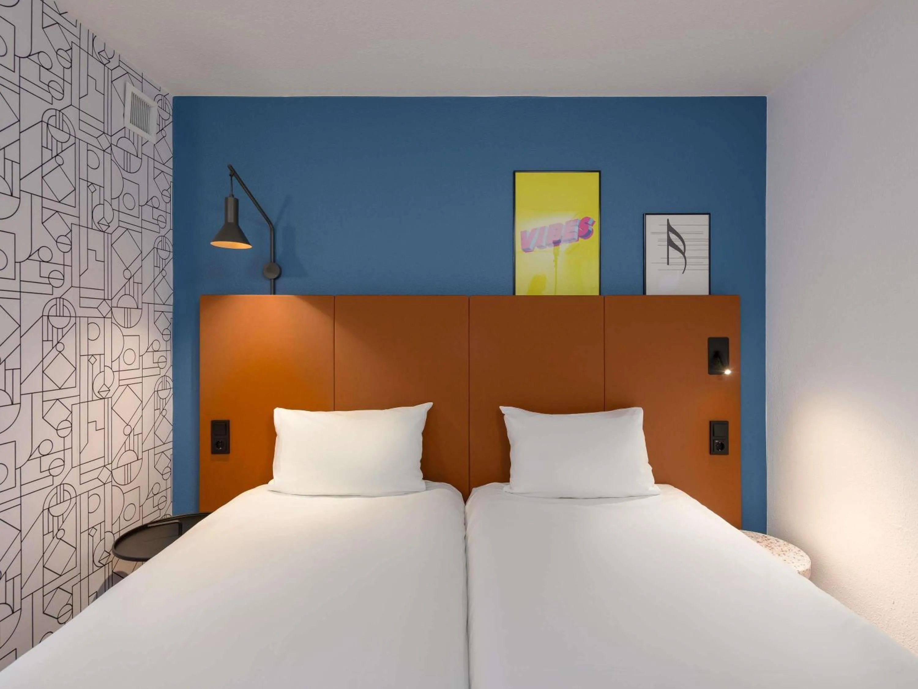 Bed in ibis Nürnberg Hauptbahnhof